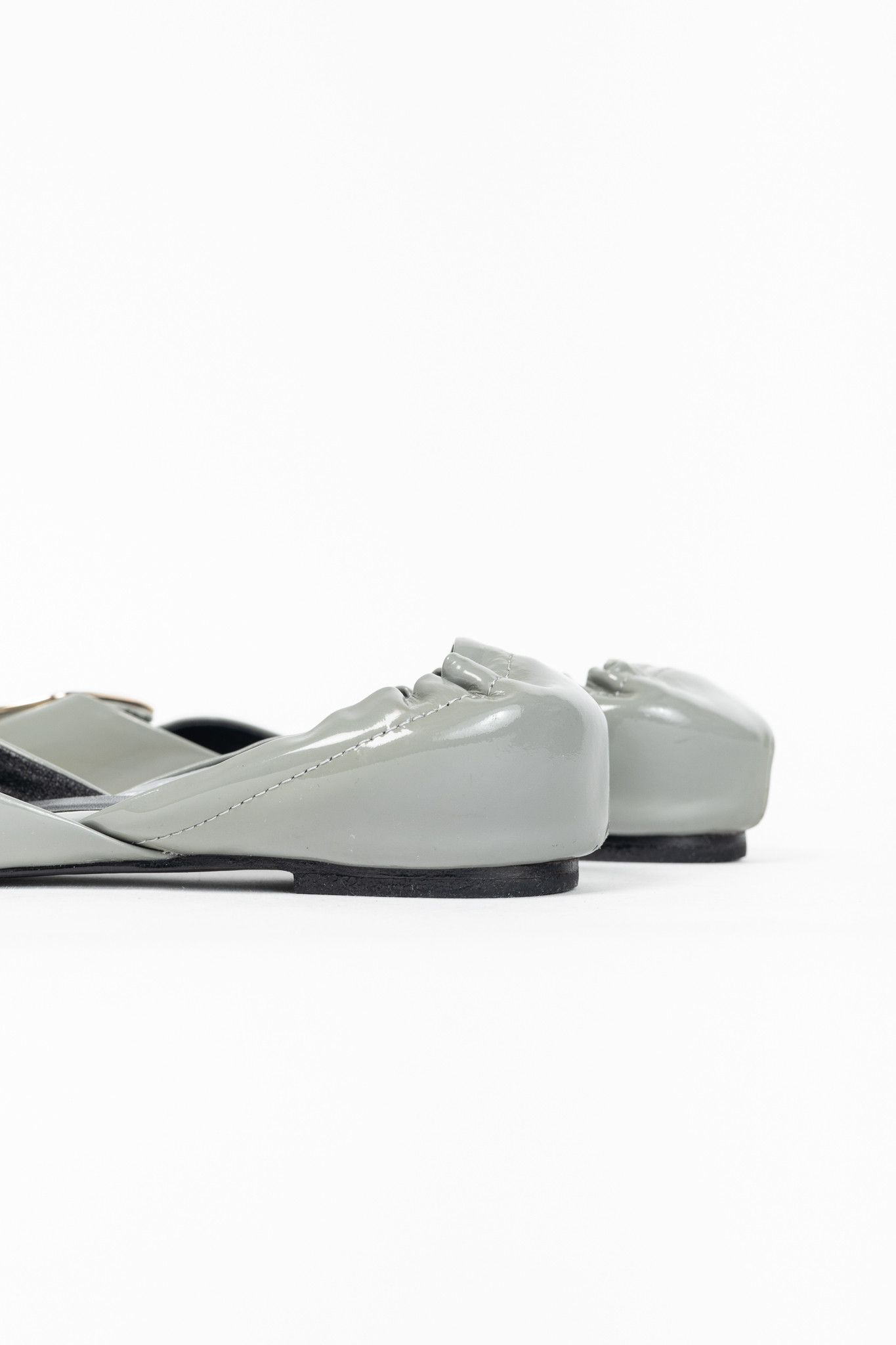 Roger Vivier Roger Vivier Chips Grey Patent Leather Buckle Scrunch Flats Size US 6.5 / IT 36.5 - 9 Thumbnail
