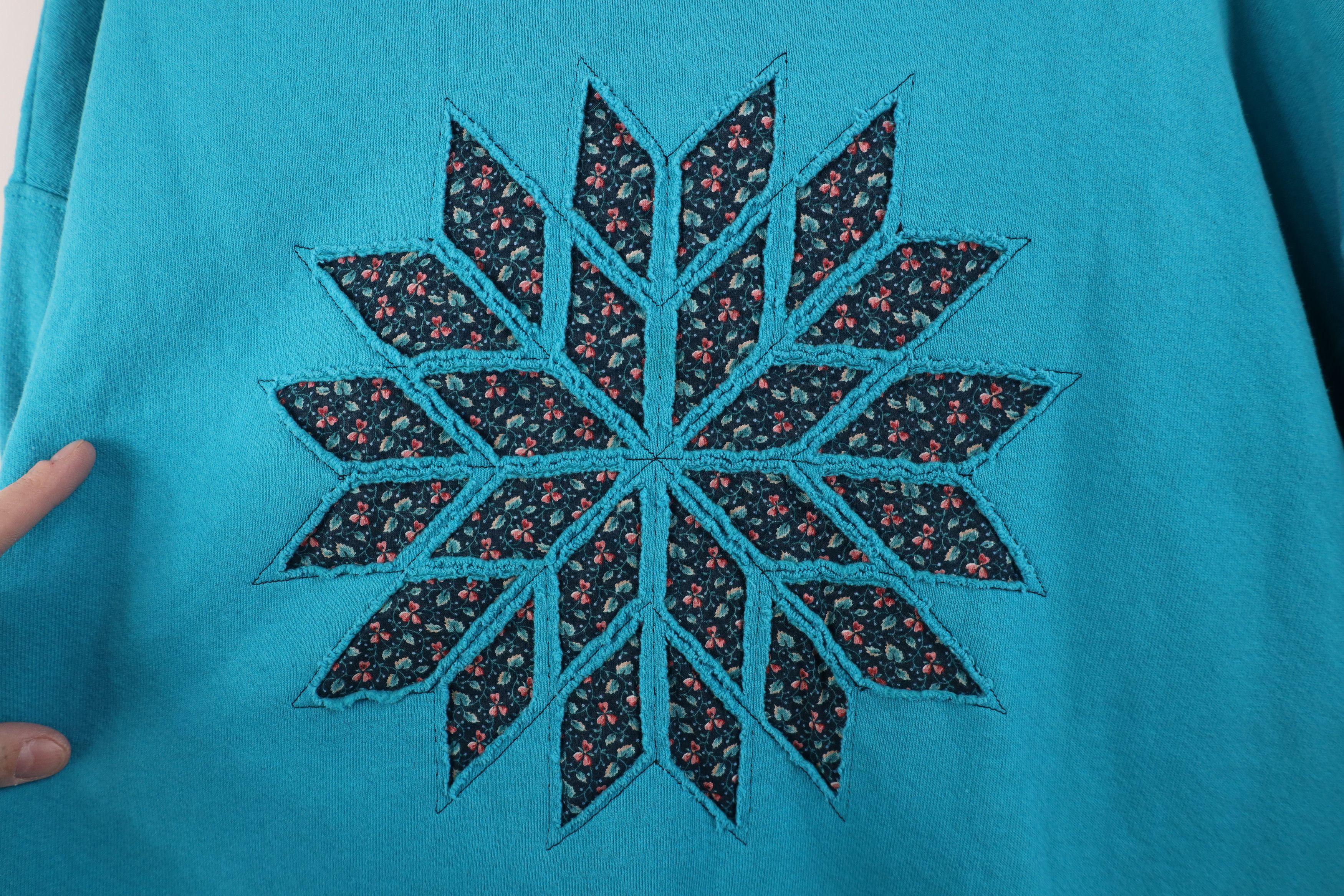 Vintage Vintage 90s Country Quilt Patch Snowflake Sweatshirt USA Size L / US 10 / IT 46 - 4 Thumbnail
