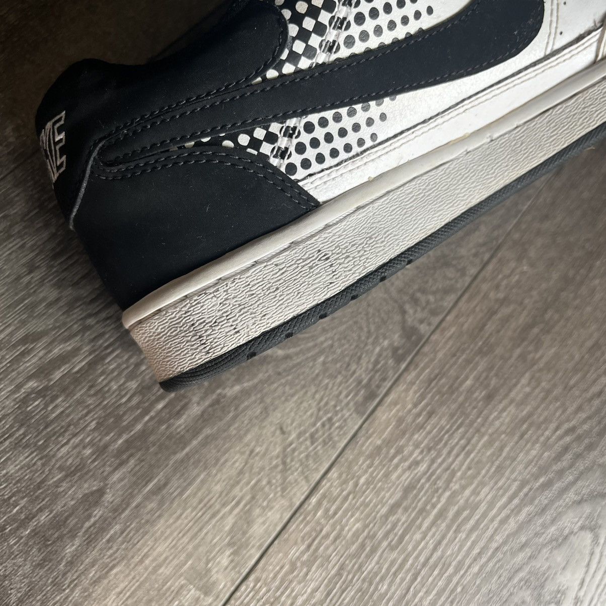Nike Vintage 2008 Nike Nyx SB Dunk Dylan Skate Shoes 330940-102 Size US 10 / EU 43 - 7 Thumbnail