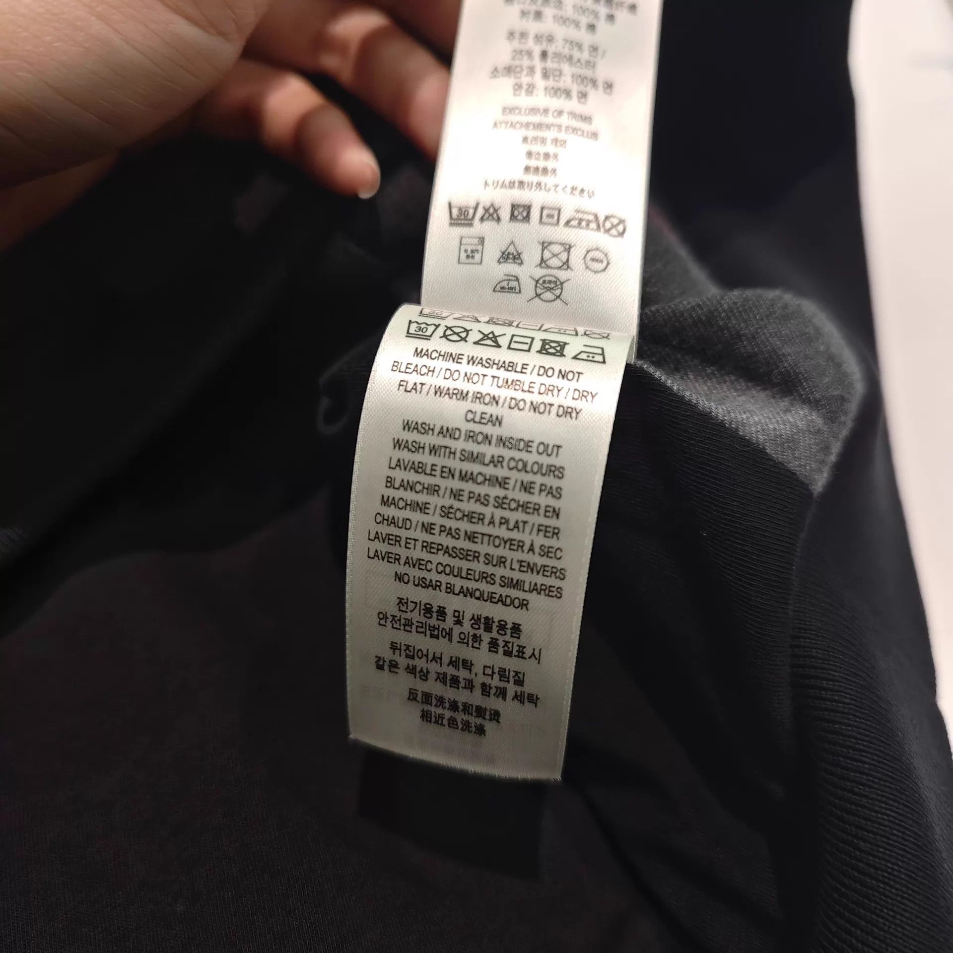 Burberry Burberry Black Hooded Zip-Up Jacket Check Lining Size US L / EU 52-54 / 3 - 3 Thumbnail