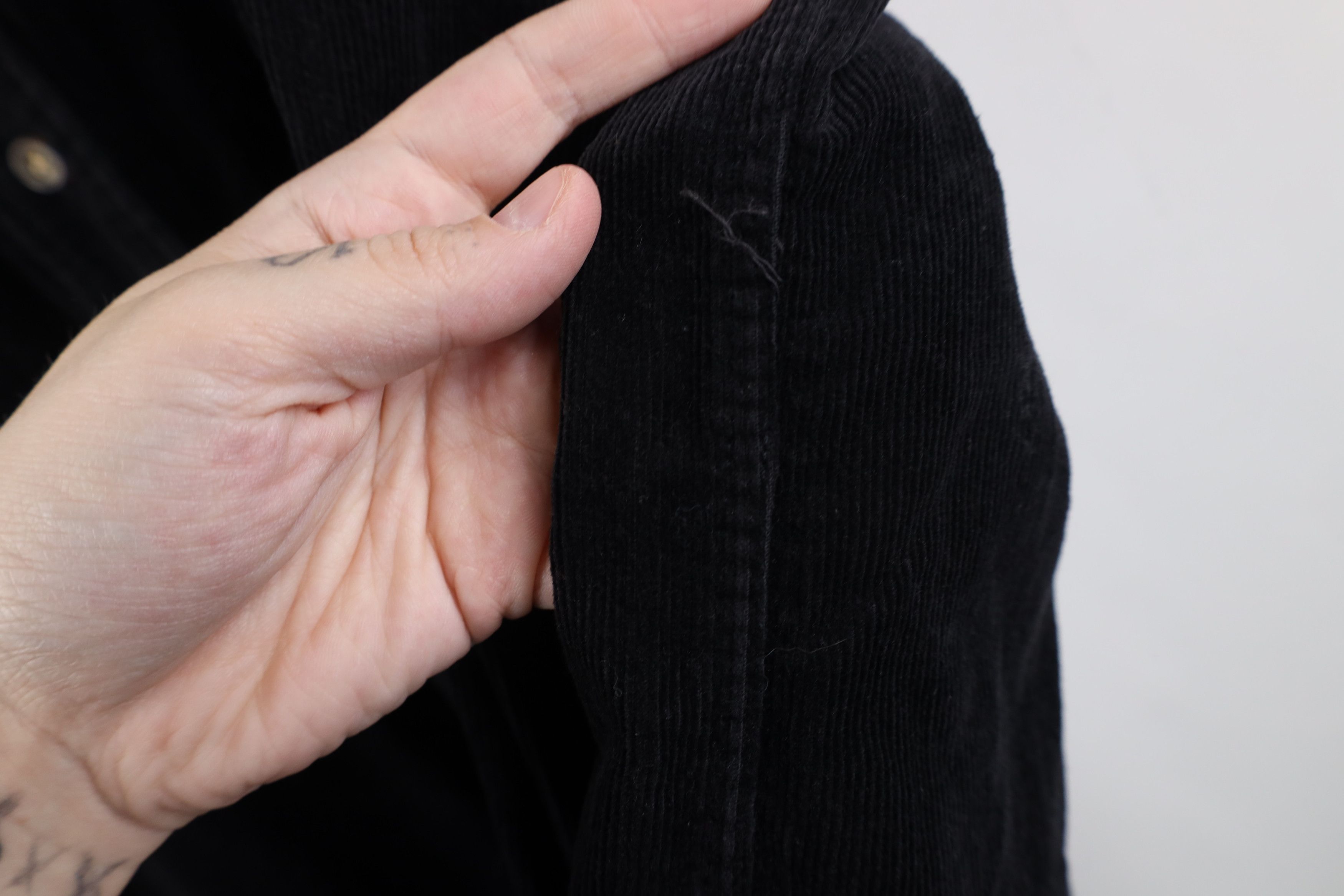 Vintage Vintage 90s Streetwear Corduroy Collared Button Shirt Black Size US L / EU 52-54 / 3 - 9 Thumbnail