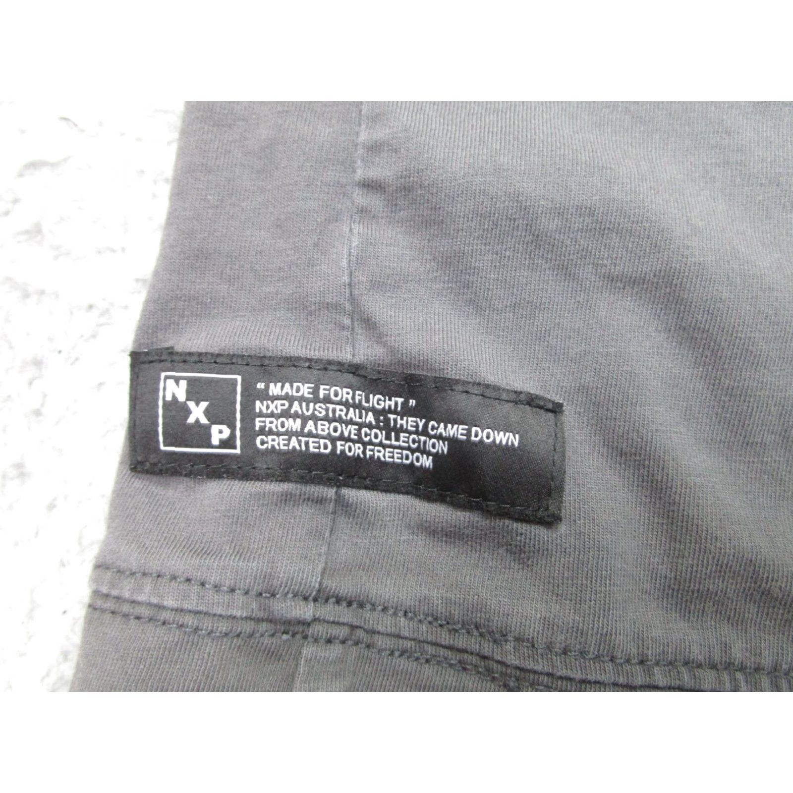 Vintage NXP Tank Top Shirt Mens L Gray Sleeveless Cotton Jersey Activewear '90s Rock Style Mens Large Gray Fund? Size US L / EU 52-54 / 3 - 4 Thumbnail