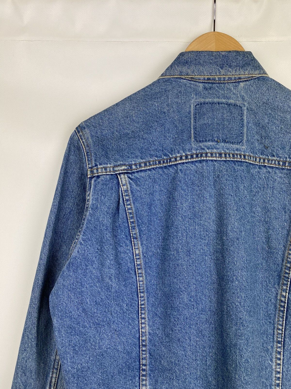 Levi's × Vintage Levis vintage men’s denim trucker jacket size Xl Size US XL / EU 56 / 4 - 17 Thumbnail