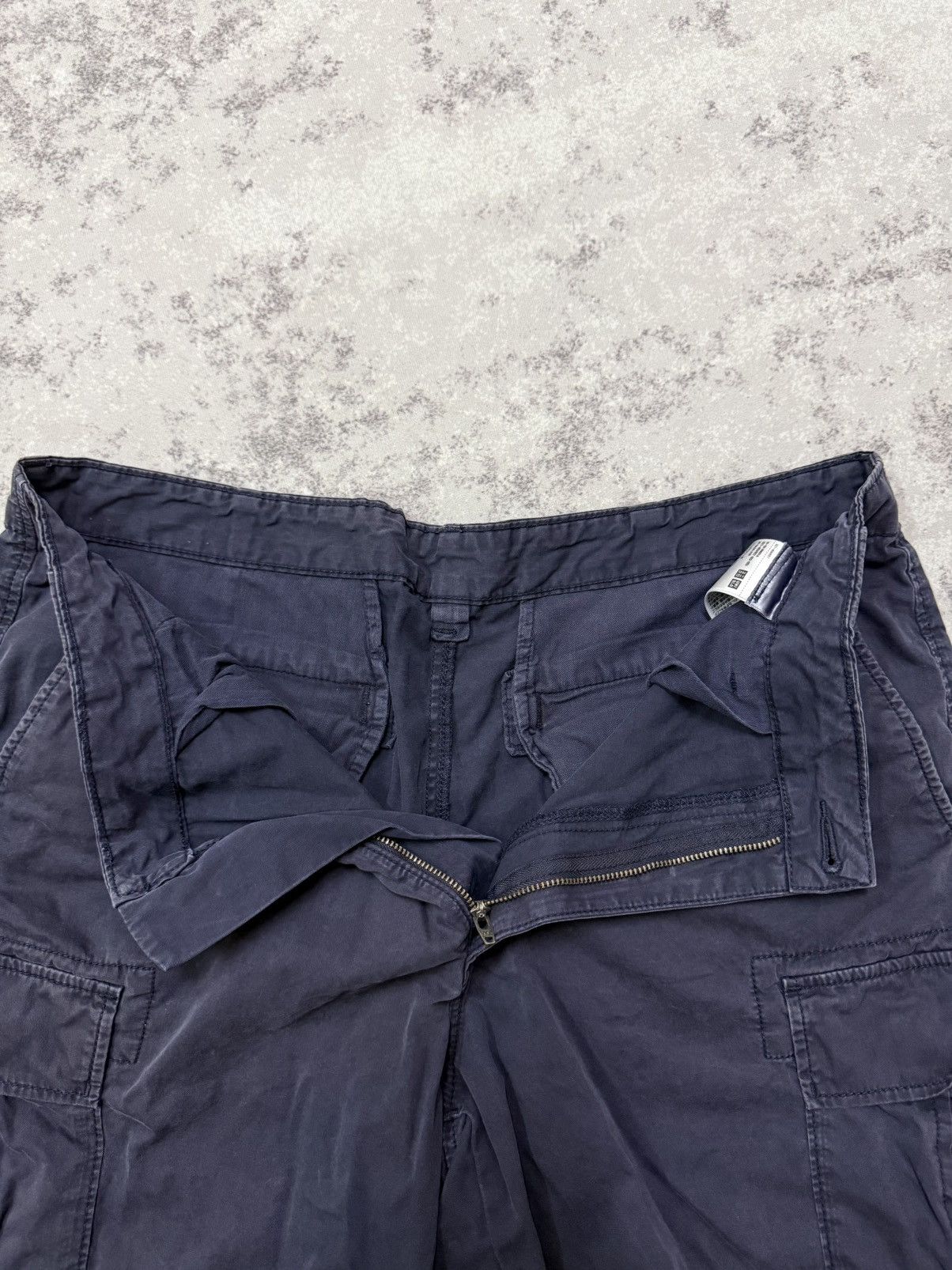 Uniqlo Uniqlo Faded Dark Blue Cargo Short Pants Size US 35 - 9 Thumbnail