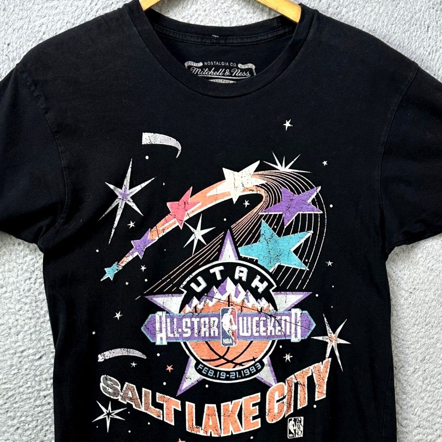 Mitchell & Ness VINTAGE Mitchell Ness Utah Jazz All Star Weekend 1993 Graphic Print T-Shirt Mens Medium Black Crew Neck Short Sleeve Tee Shirt Size US M / EU 48-50 / 2 - 2 Thumbnail