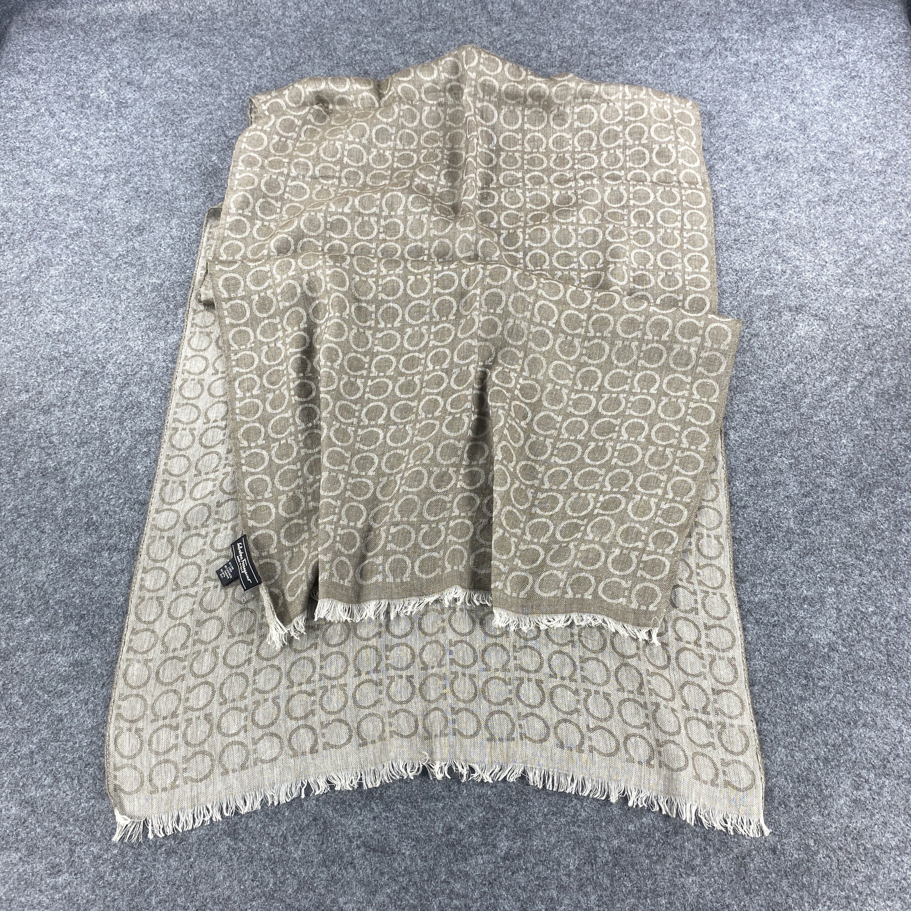 Salvatore Ferragamo × Vintage GF10569 Salvatore Ferragamo Scarf Neck Wear Muffler Size ONE SIZE - 5 Thumbnail