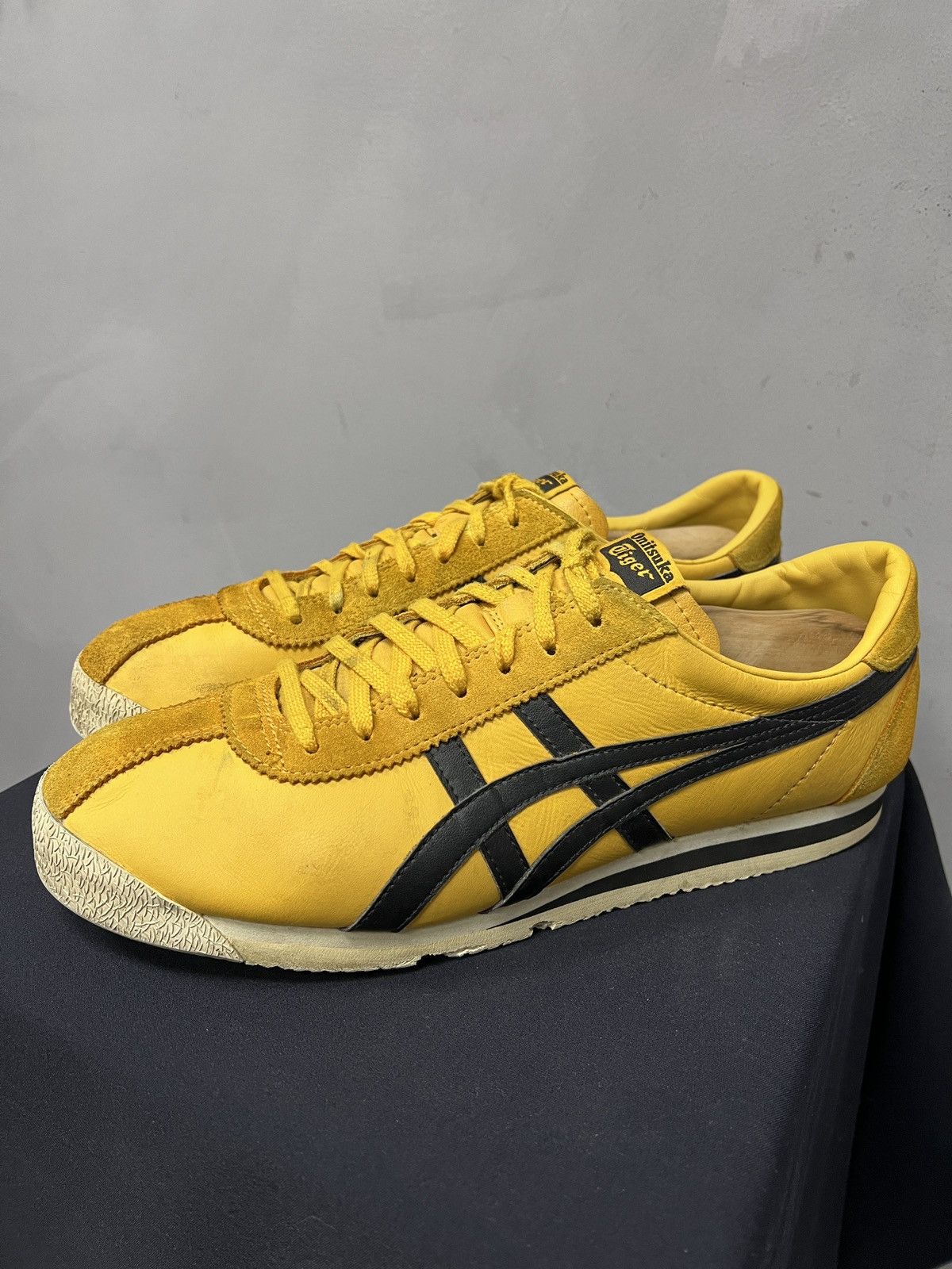 Onitsuka Tiger Onitsuka Tiger stripes yellow shoes kill bill hype ASICS Size US 14 / EU 47 - 8 Thumbnail
