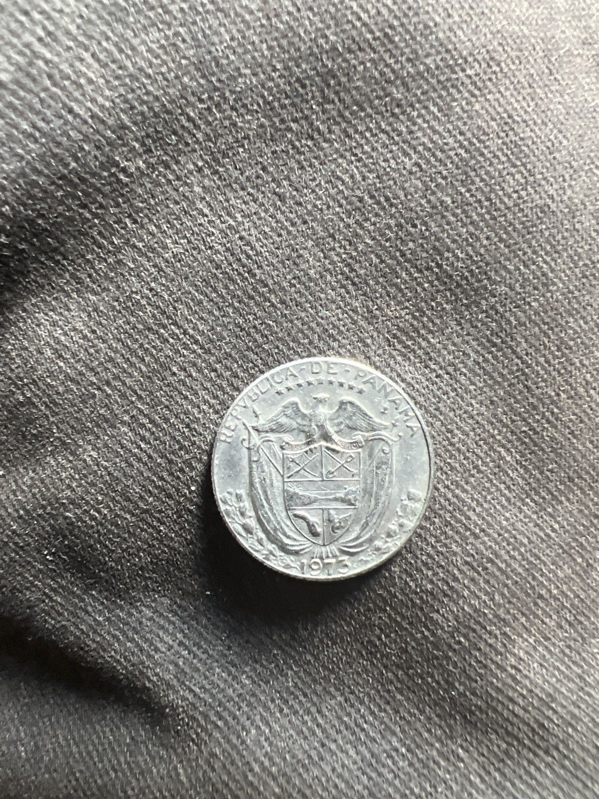 Vintage 1973 Panamanian Balboa Coin Size ONE SIZE - 2 Thumbnail