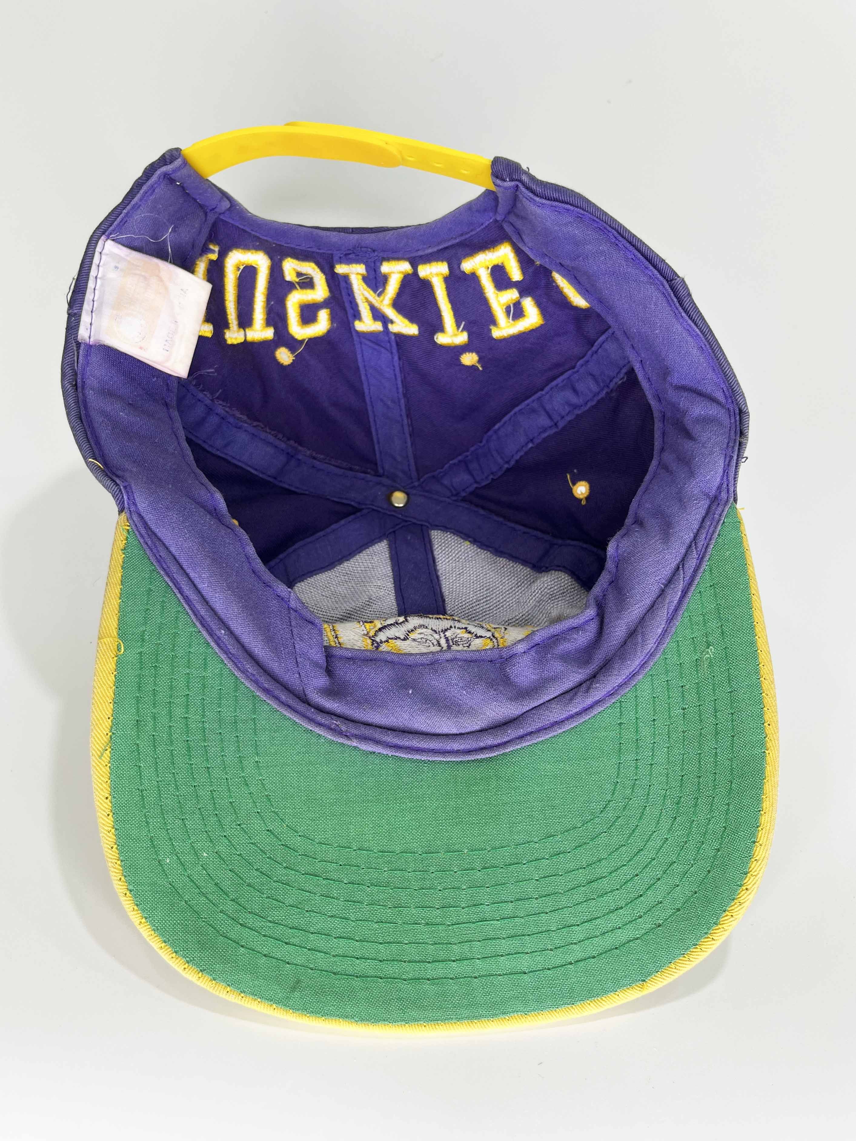 NCAA Vintage Washington UW Huskies NCAA Snapback Cap Hat Size ONE SIZE - 4 Thumbnail