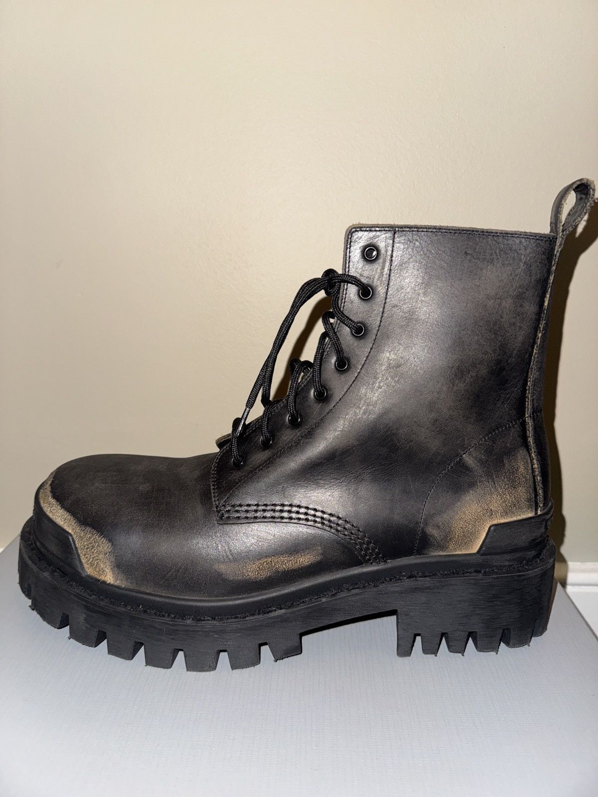 Balenciaga Strike Boots (Worn Out Leather) Size US 9 / EU 42 - 7 Thumbnail
