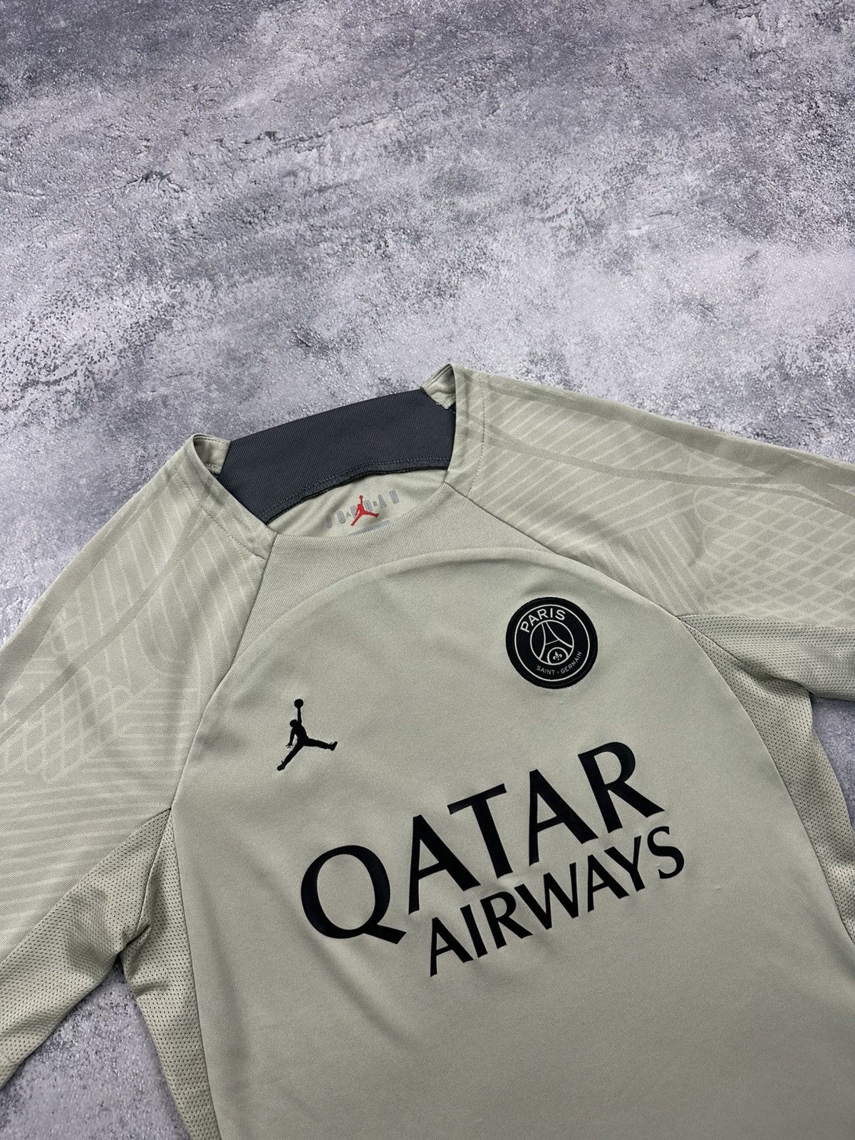 Jordan Brand Nike Jordan PSG 2023/2024 Paris Saint-Germain Soccer Jersey Size US S / EU 44-46 / 1 - 5 Thumbnail