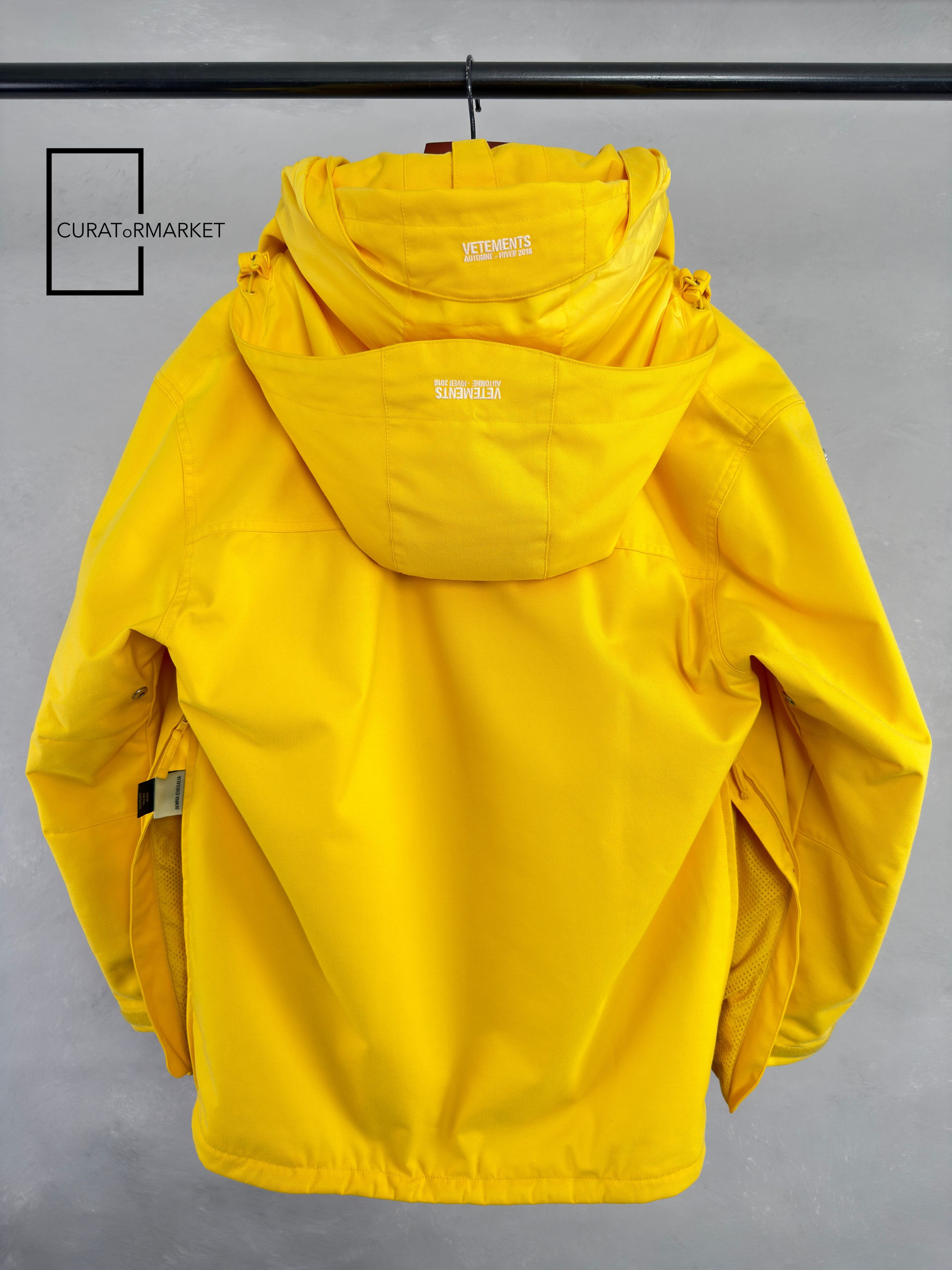 Vetements Oversized Demna Angela Reversible Double Sided Hood FW18 Size US S / EU 44-46 / 1 - 7 Thumbnail