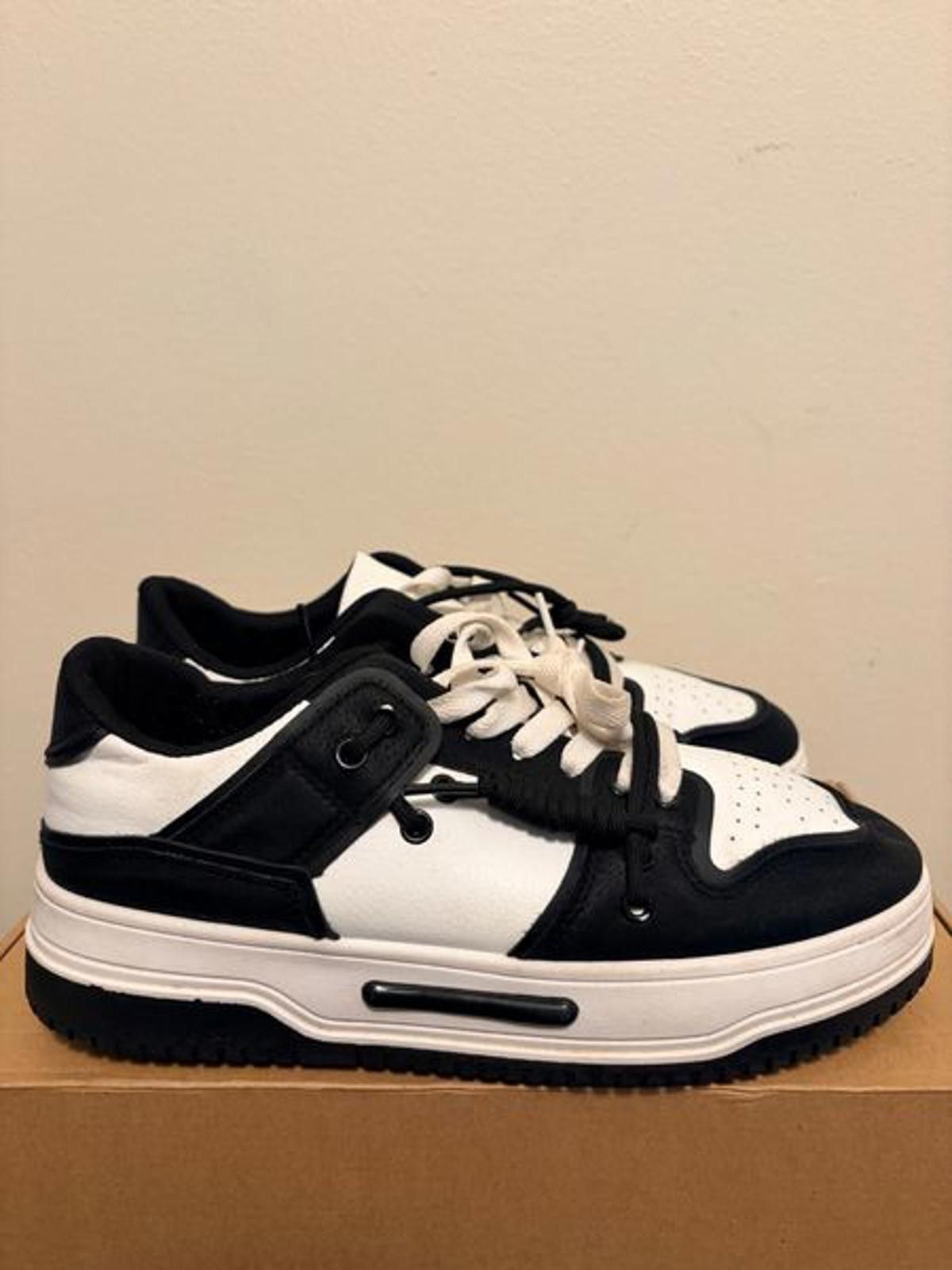 Other Liliana Black & White Platform Shoes (Size 11) Size US 11 / IT 41 - 2 Thumbnail