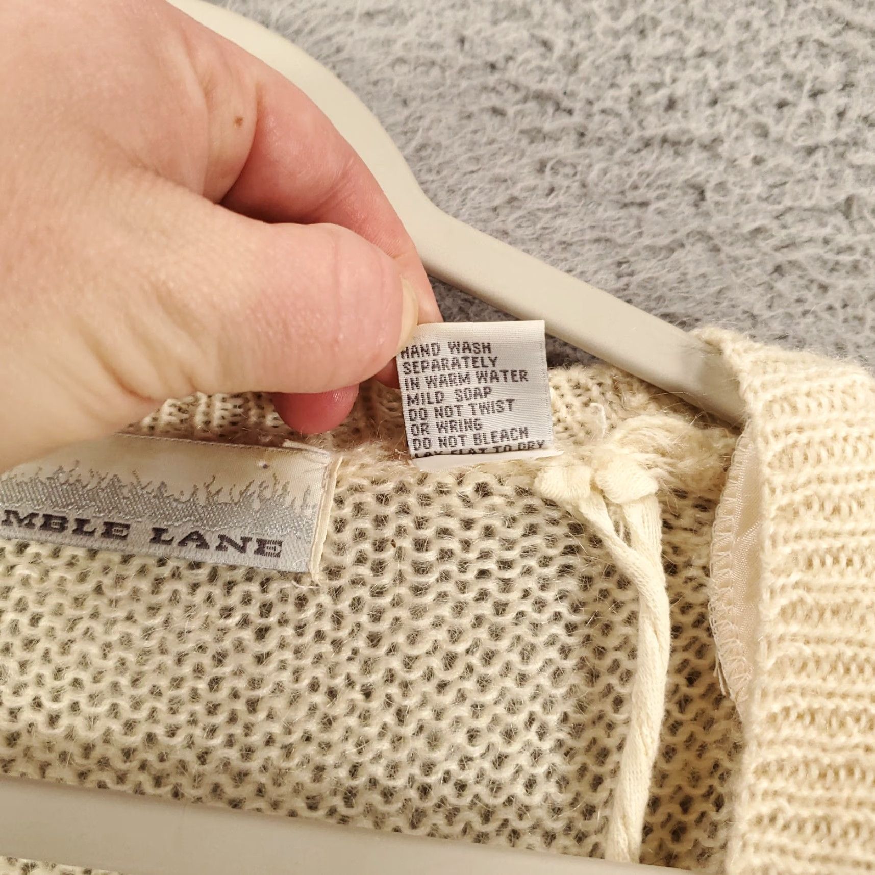 Vintage VINTAGE Bramble Lane Womens CardiganSweater Mohair Ivory Button Long Sleeve V-Neck L (Relaxed Fit) Size L / US 10 / IT 46 - 4 Thumbnail