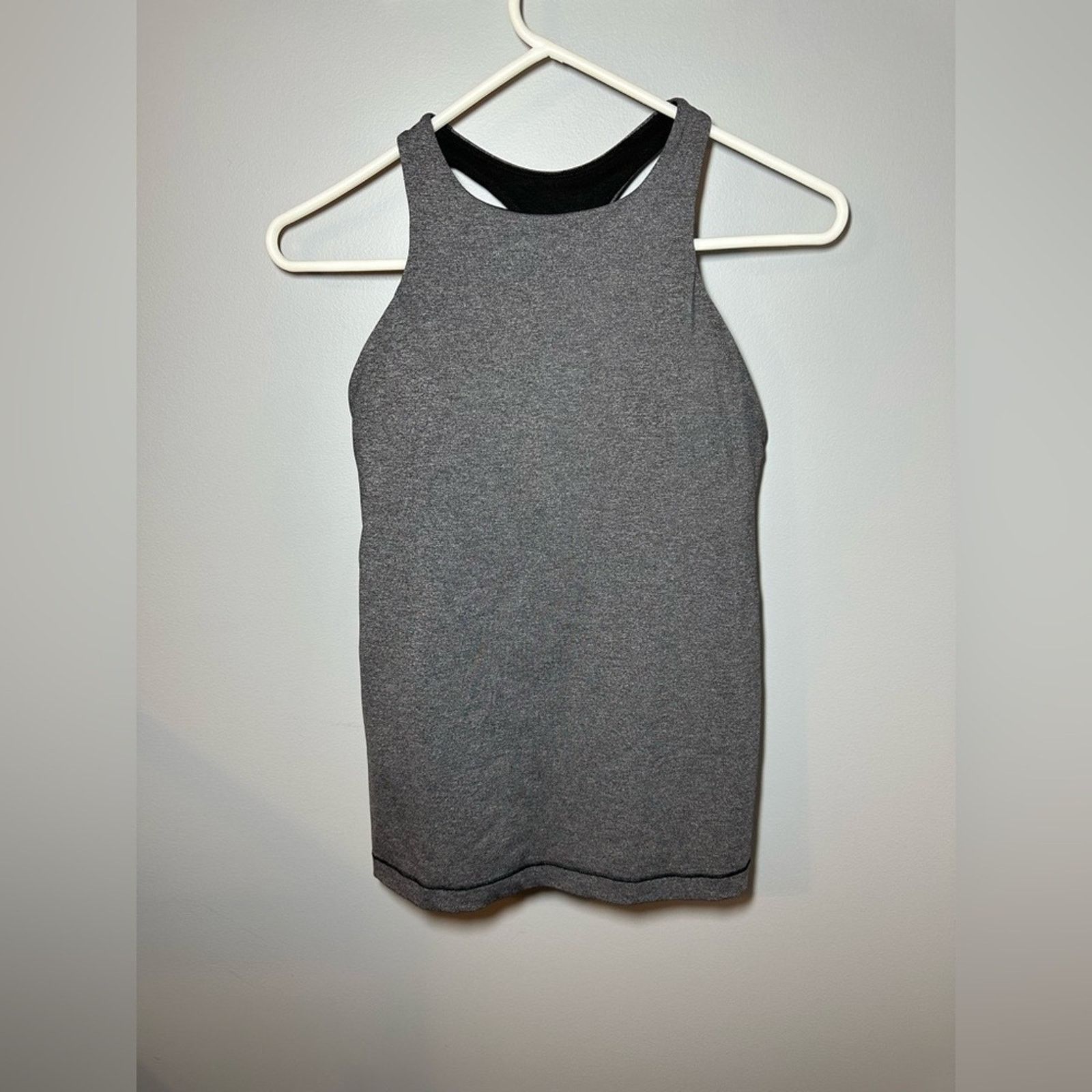 Lululemon Lululemon Women’s Sleeveless Racerback Tank Top Gray Size 8 Size M / US 6-8 / IT 42-44 - 2 Thumbnail
