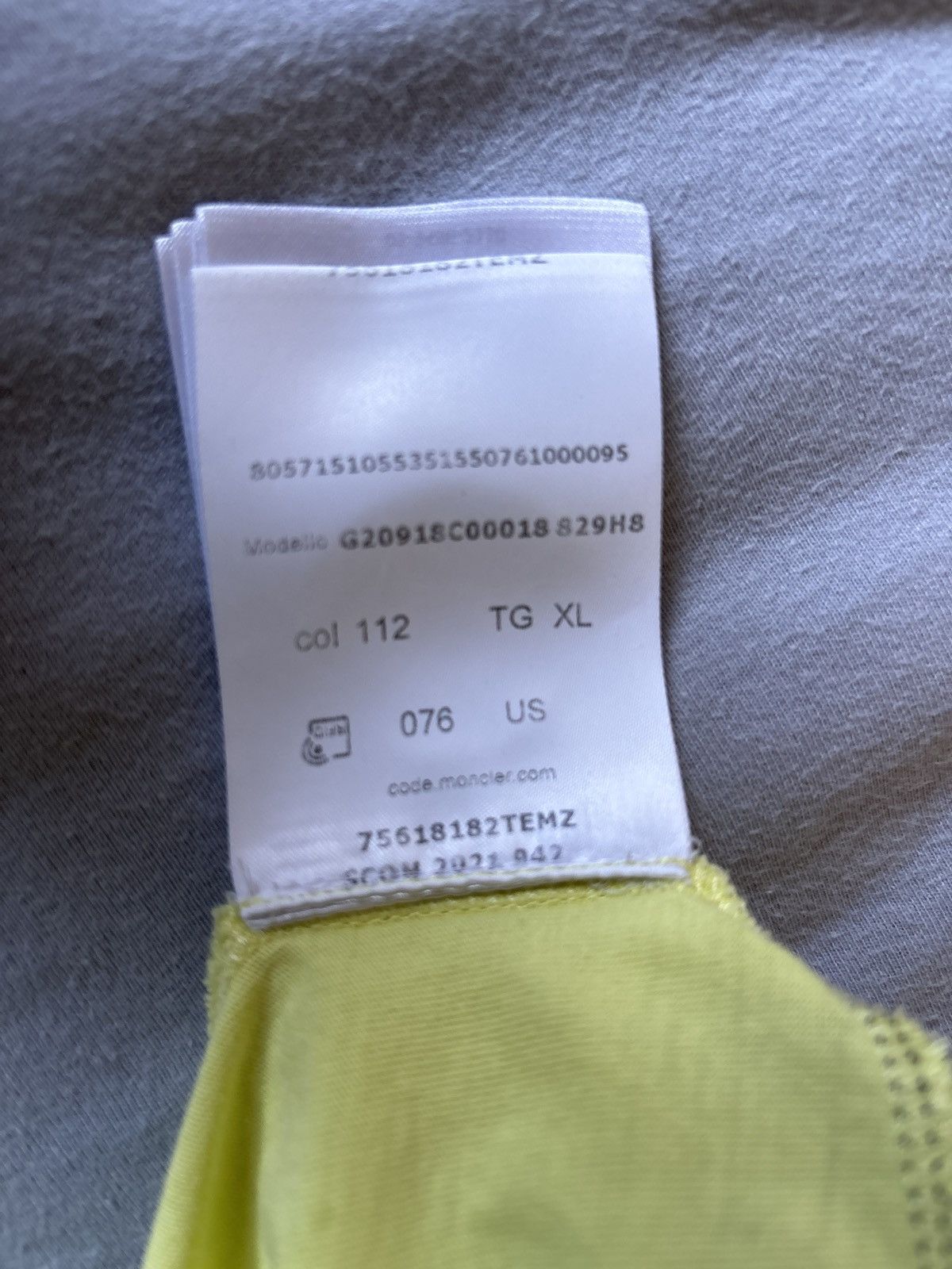 Moncler Moncler Split Logo Graphic T-Shirt Size US XL / EU 56 / 4 - 3 Thumbnail