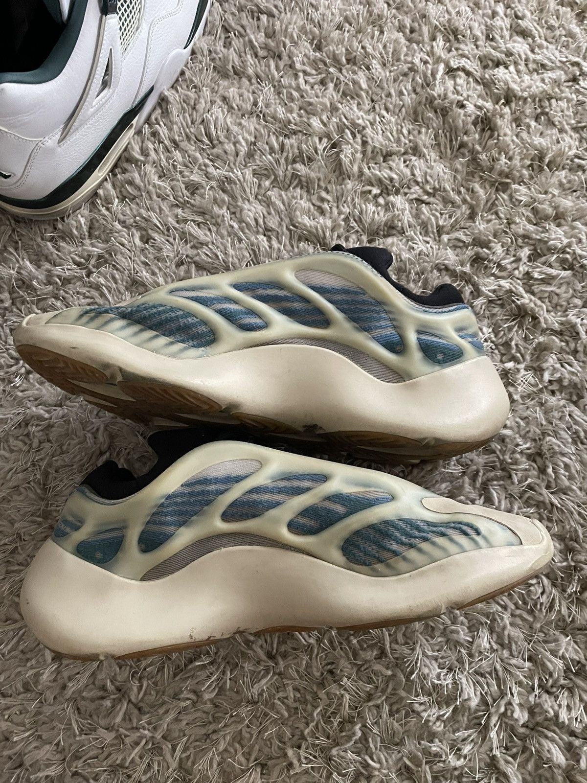 Adidas Adidas Yeezy 700 V3 Kyanite Size US 13 / EU 46 - 3 Thumbnail
