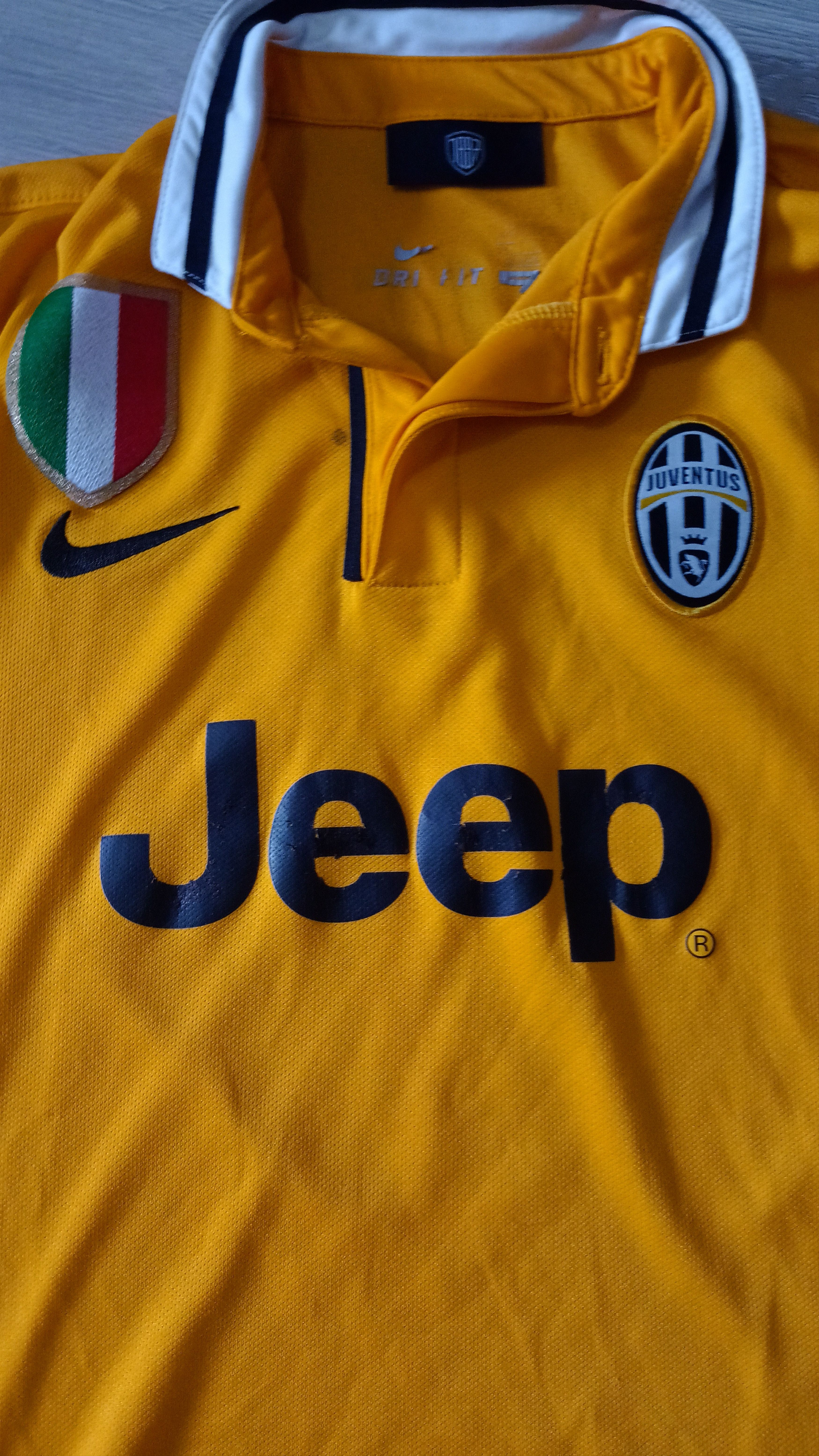 Nike Juventus Away 2013/14 – Size M – Nike Dri-FIT Tevez 10 Size US M / EU 48-50 / 2 - 7 Thumbnail