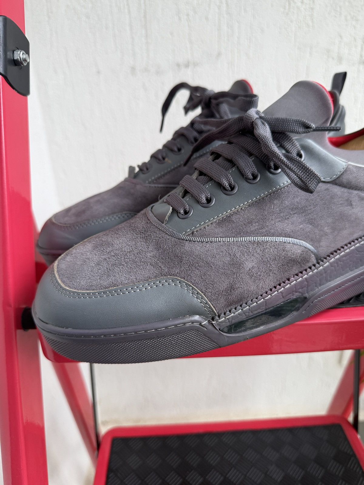 Christian Louboutin Aurelien suede trainers Size US 11 / EU 44 - 4 Thumbnail