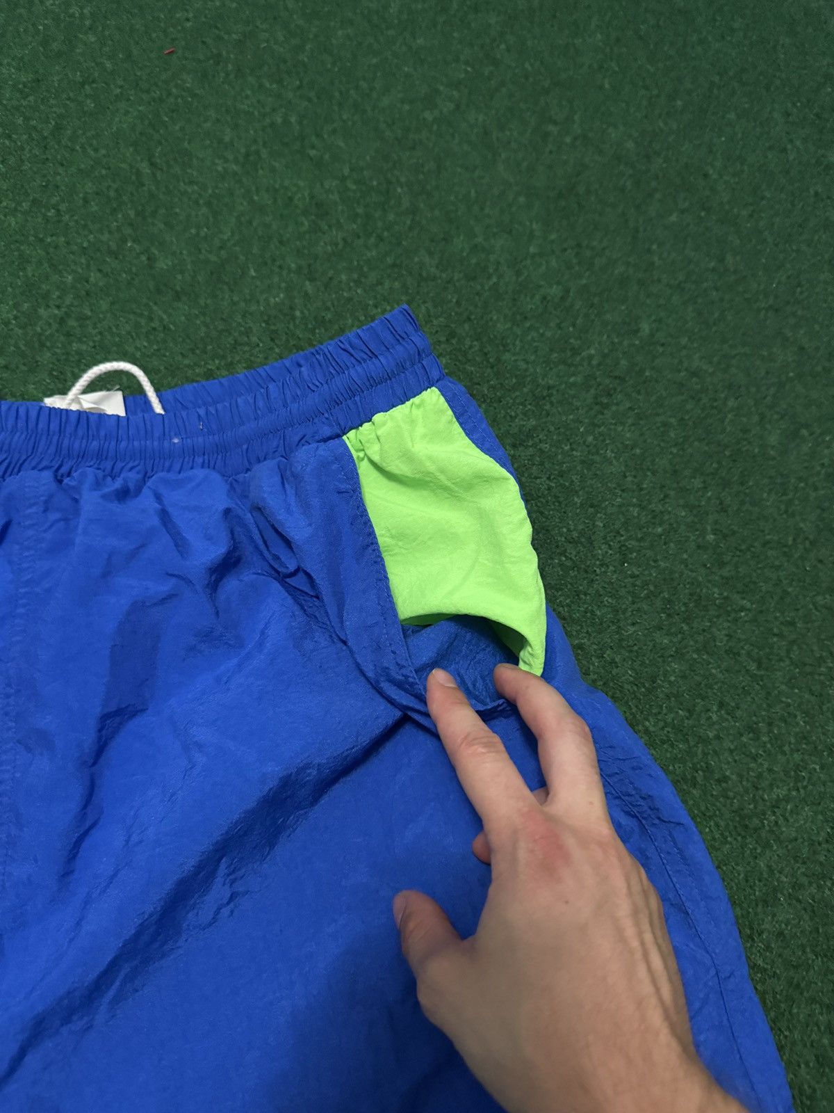 Converse Vintage 80s 90s Converse Magic Johnson Nylon Retro Shorts Size US 34 / EU 50 - 6 Thumbnail