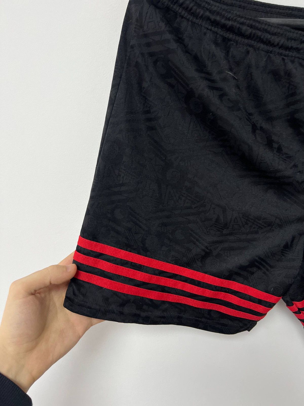 Adidas Vintage adidas shorts sz 32 made in United Kingdom Size US 32 / EU 48 - 6 Thumbnail