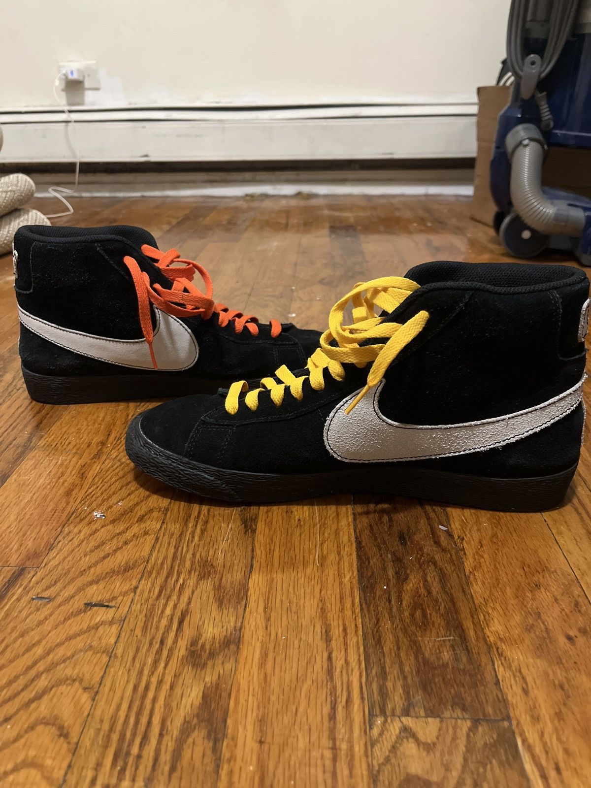 Nike Nike Blazer Mid ‘NY vs LA’-2018 Release-Close to Brand New!! Size US 9.5 / EU 42-43 - 2 Thumbnail