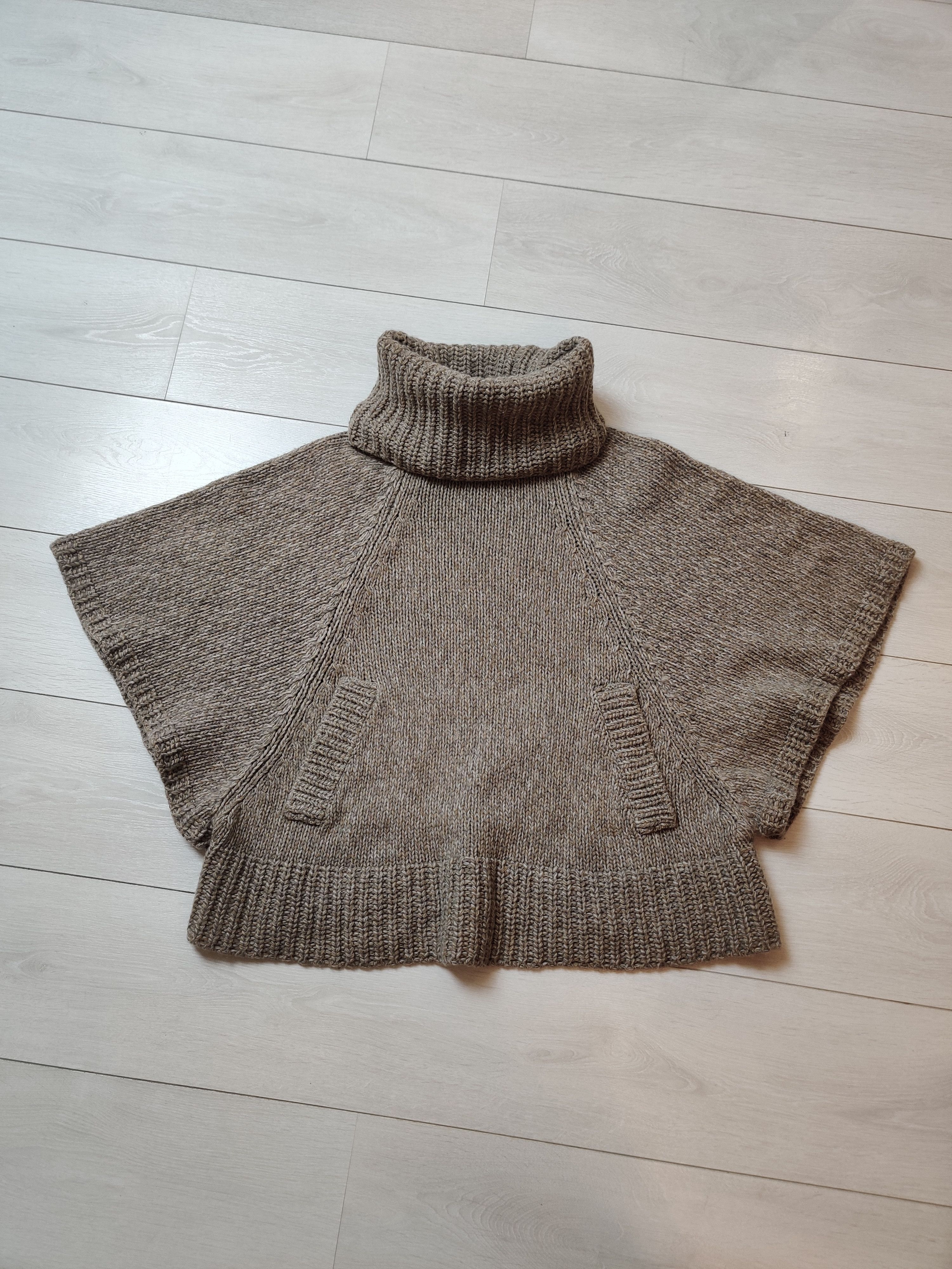 Roberto Collina Roberto Collina merino wool sweater poncho Size M / US 6-8 / IT 42-44 - 1 Thumbnail