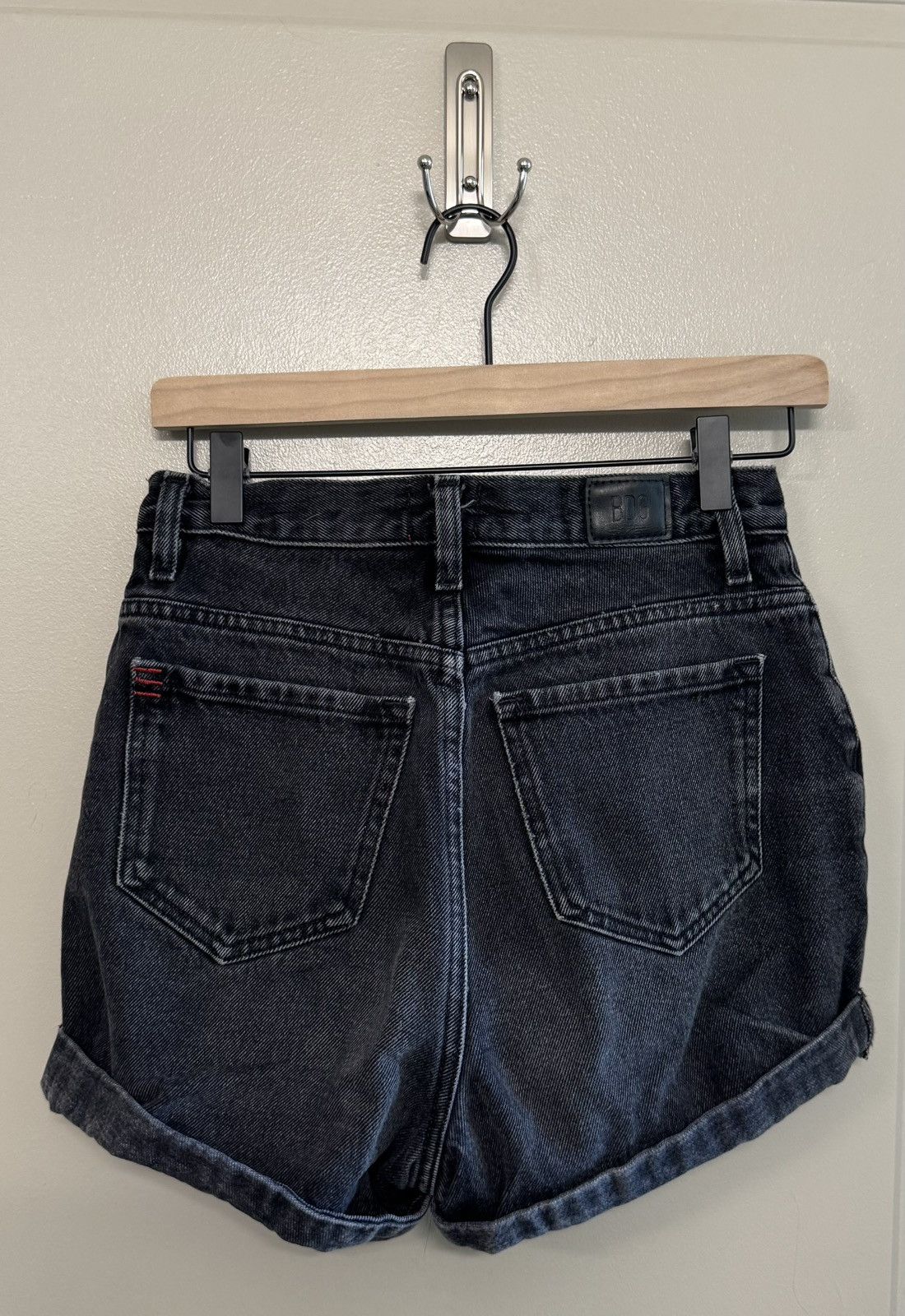 Bdg × Urban Outfitters Women’s high rise shorts Size 25" / US 0 / IT 36 - 3 Thumbnail
