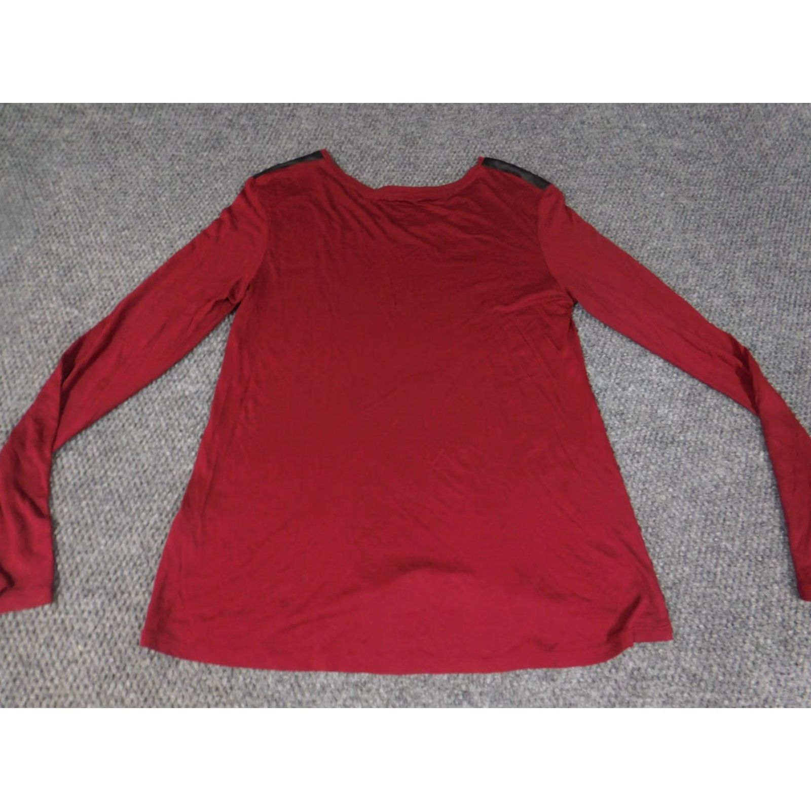 Guess GUESS Blouse Shirt Womens Small Red Long Sleeve Pullover Stretch Collared Casual Rayon Down Regular Shape Basic Size S Size S / US 4 / IT 40 - 7 Thumbnail