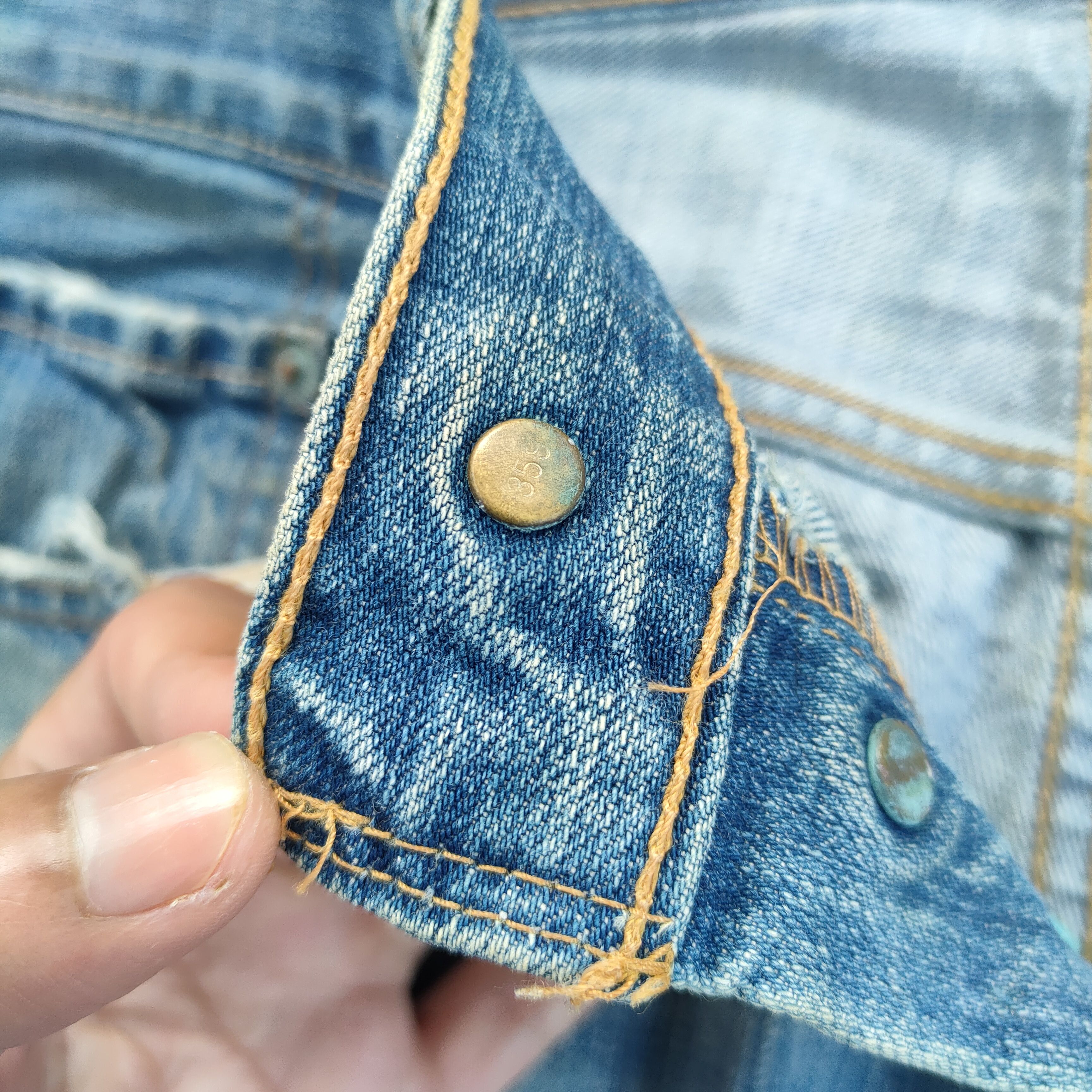 Levi's Vintage Clothing VINTAGE LEVI'S 501 04' FADED RIPPED JEANS DENIM PANTS Size US 35 - 8 Thumbnail