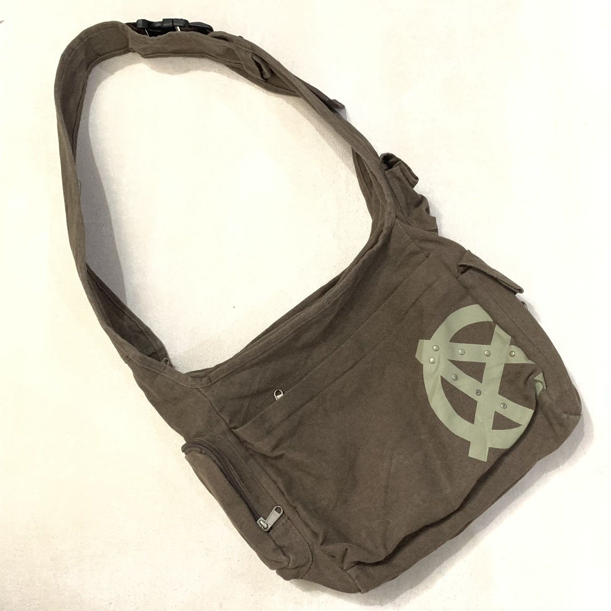 If Six Was Nine 🔥Fabric Connection Anarchy studded logo A crossbody bag Size ONE SIZE - 2 Thumbnail