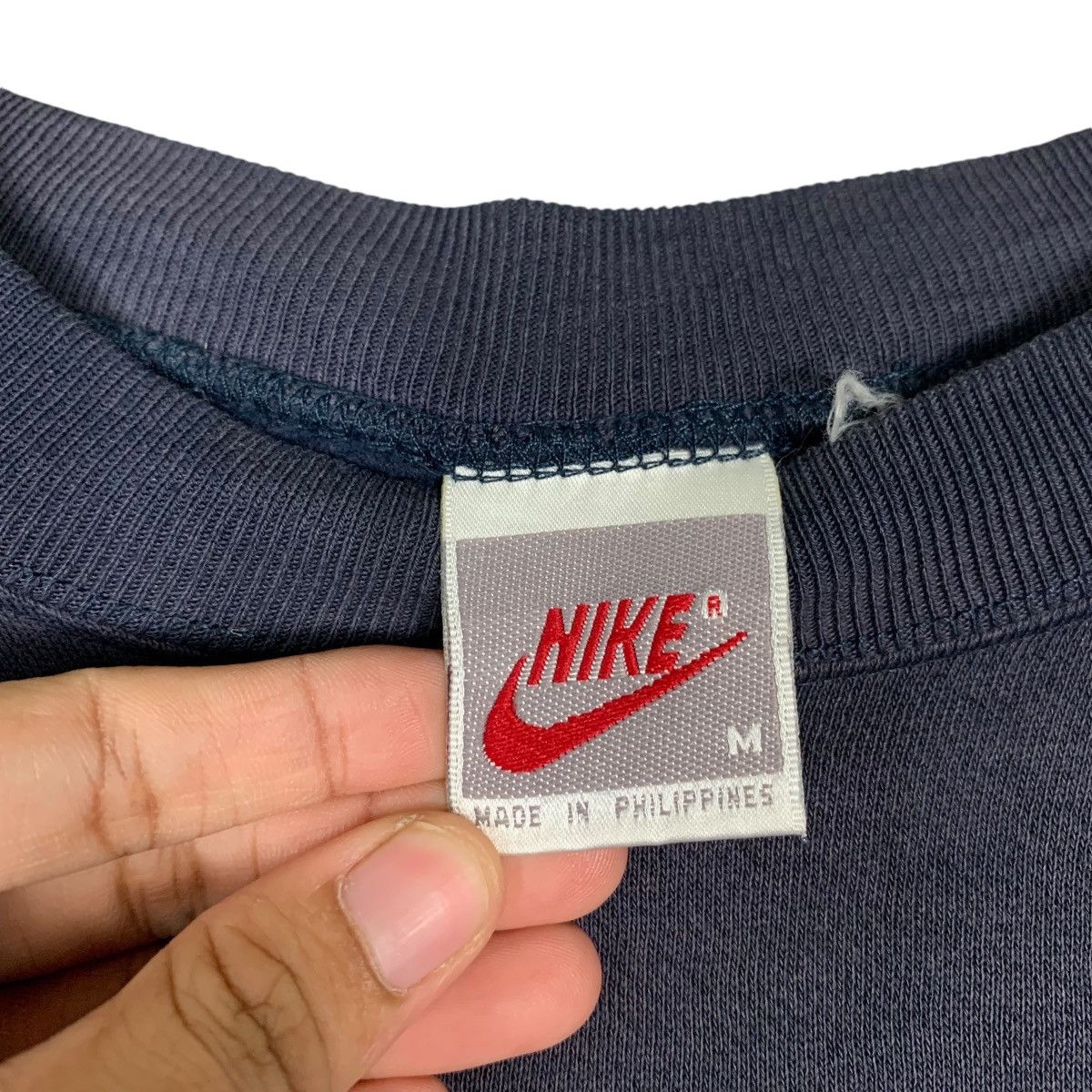Nike 90's NIKE Swoosh Big Logo Crewneck Sweatshirt #1347-C61 Size US M / EU 48-50 / 2 - 11 Thumbnail