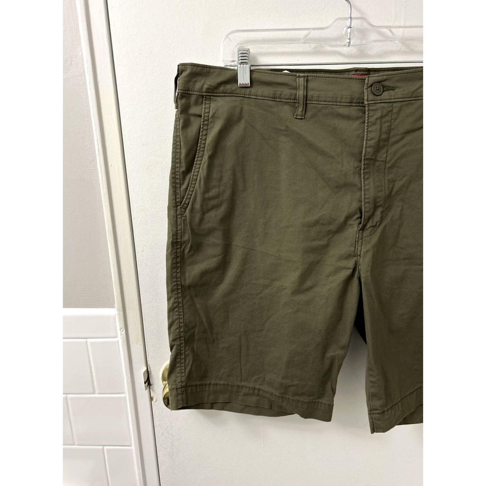 Levi's Levi's XX Chino Shorts Mens 40 Green Canvas Cotton Flat Front Casual Travel Regular Fit Pockets Zip Front Size US 40 / EU 56 - 2 Thumbnail