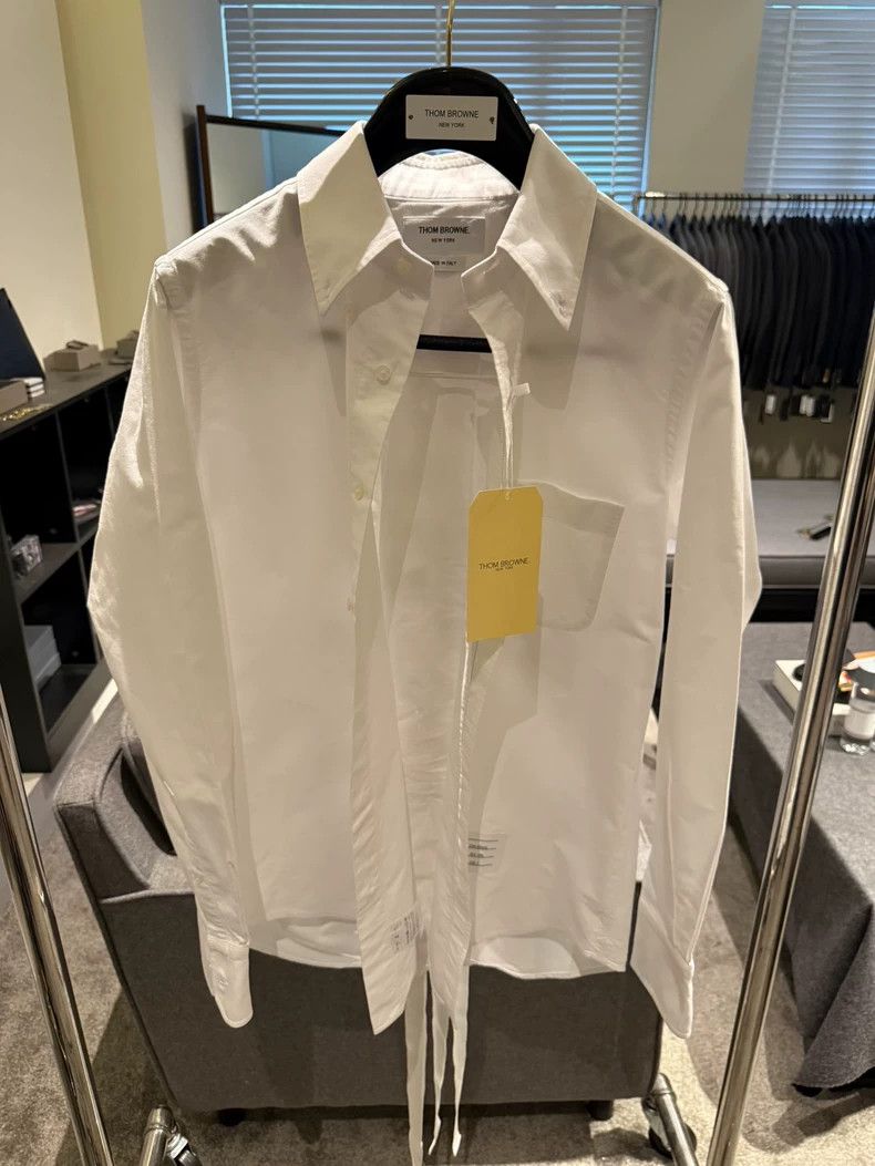 Thom Browne Thom Browne size2 The back strap design shirt Size US M / EU 48-50 / 2 - 1 Thumbnail