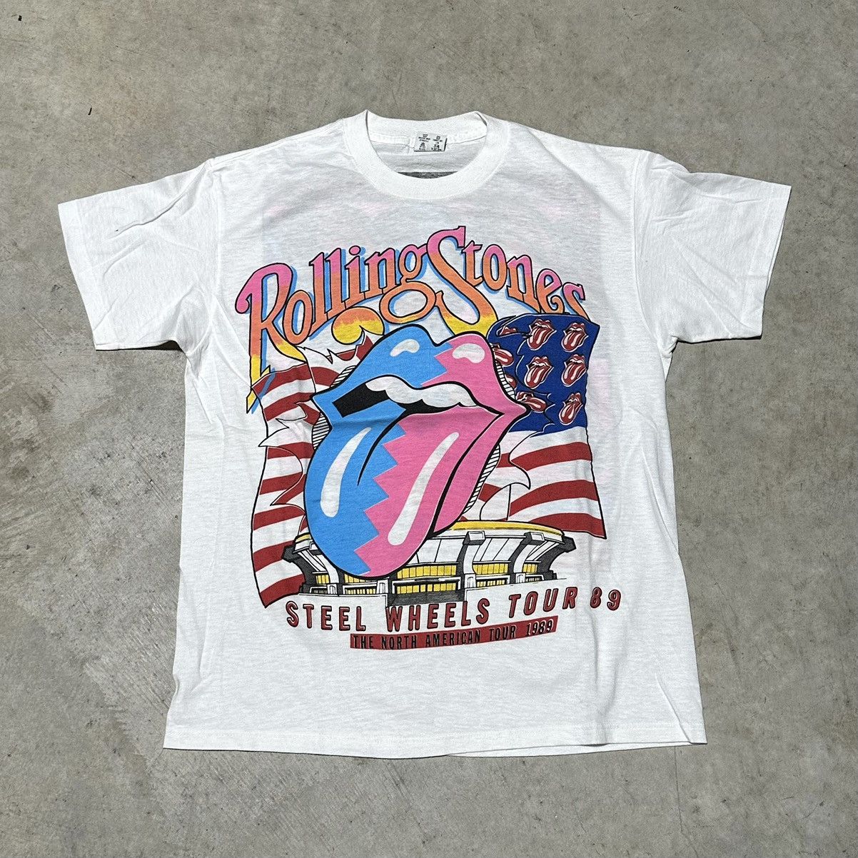 Vintage Rolling Stones 1989 Steel wheels Tee size Medium In Men Size US M / EU 48-50 / 2 - 1 Thumbnail