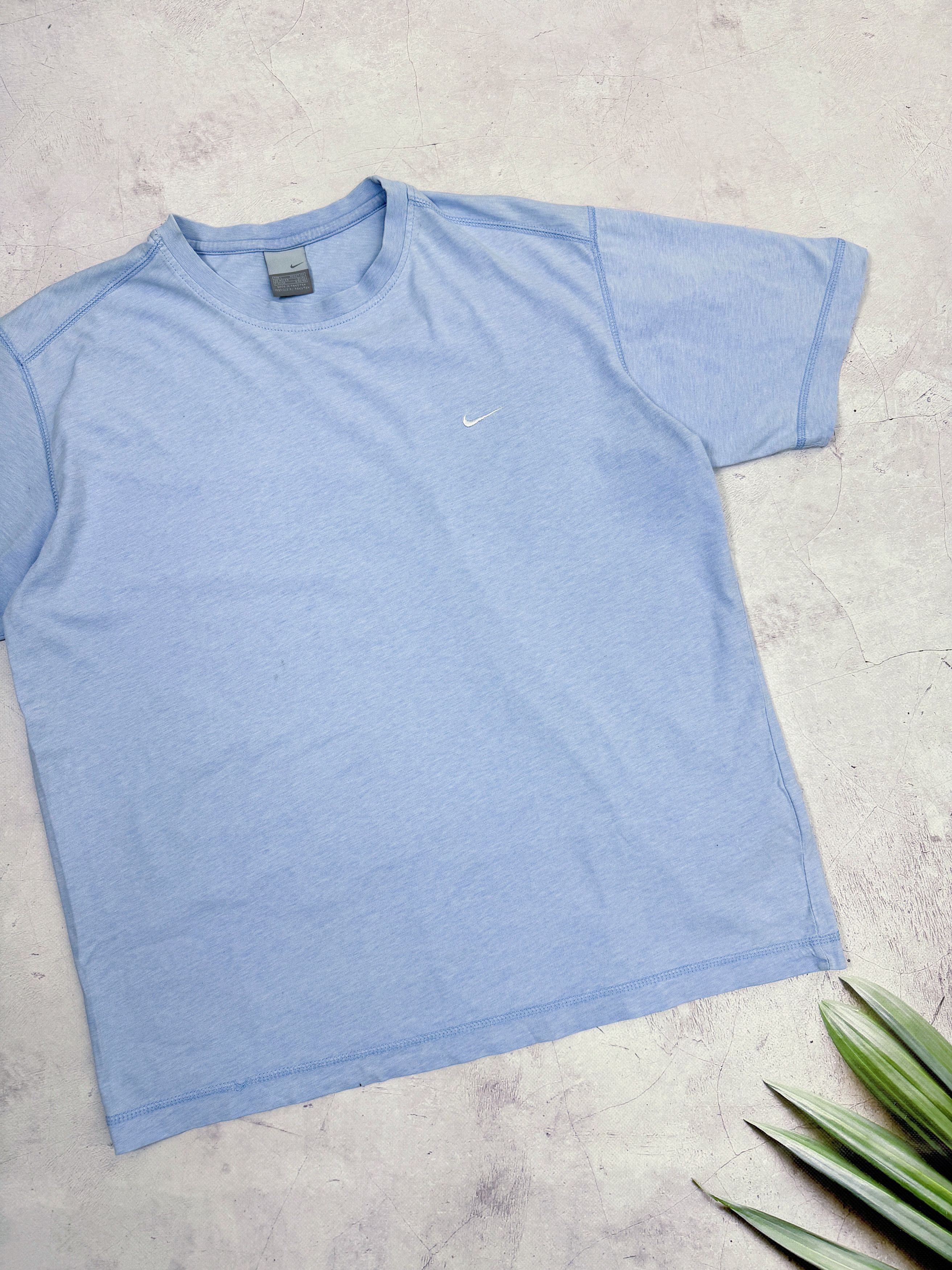 Nike × Vintage Nike T-Shirt Small Swoosh Logo Y2K Size US L / EU 52-54 / 3 - 4 Thumbnail