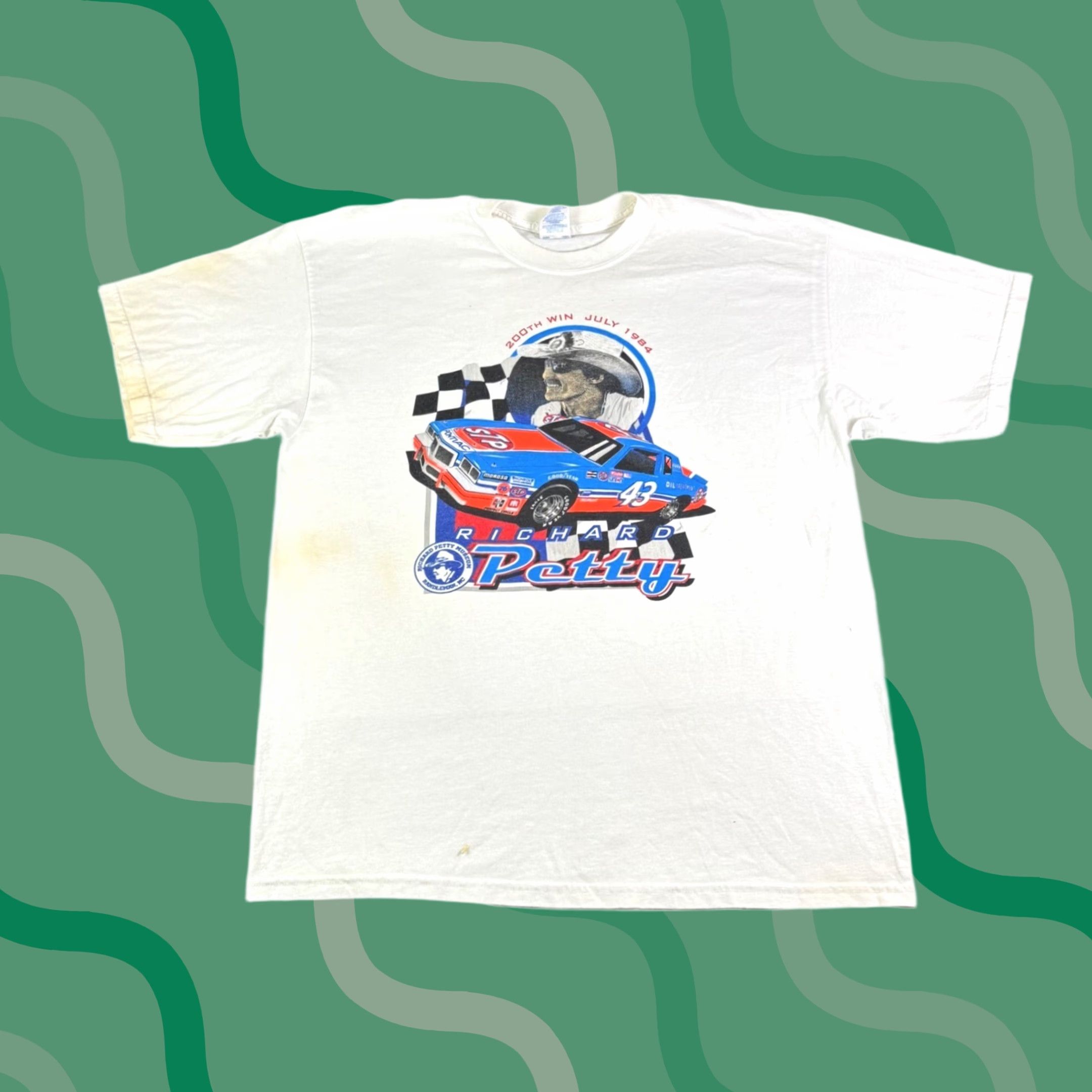 Gildan VINTAGE Richard Petty 43 STP 200th Win July 1994 Nascar T Shirt Gildan Heavyweight XL White Crew Neck Short Sleeve Unisex Adults Size US XL / EU 56 / 4 - 1 Thumbnail