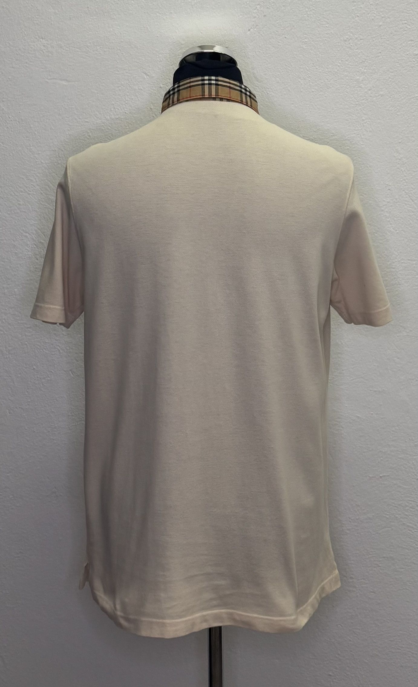 Burberry Burberry vintage Beige polo size L Size US L / EU 52-54 / 3 - 2 Thumbnail