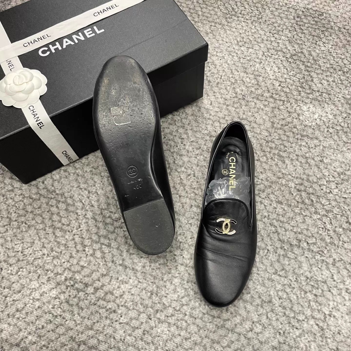 Chanel Chanel Black Leather Loafer 40c Gold Logo Size US 9.5 / IT 39.5 - 6 Thumbnail