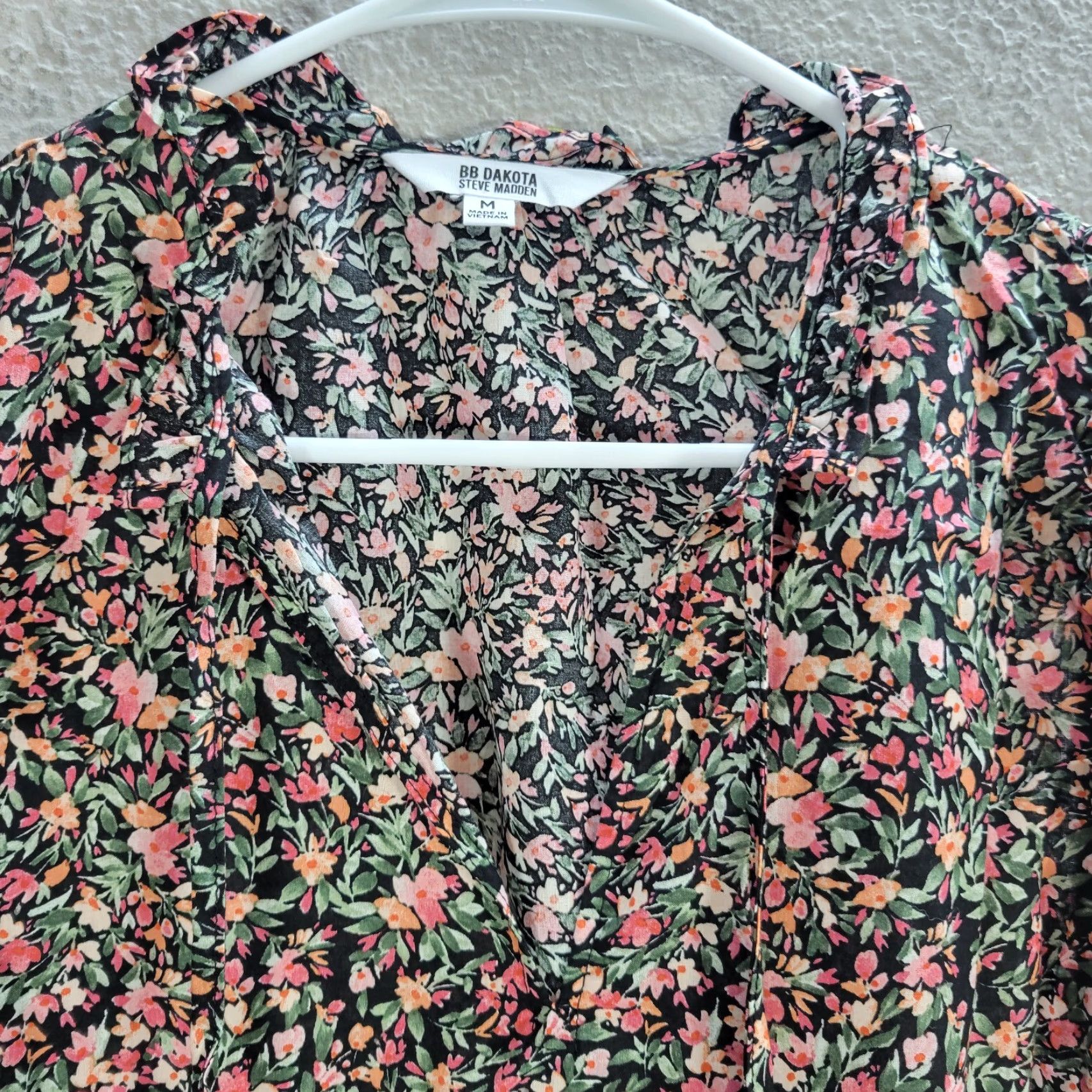 BB Dakota BB Dakota by Steve Madden Ruffle Floral Ditsy Top Blouse 100% Cotton Black Pink M NWT Womens Sleeveless Size M / US 6-8 / IT 42-44 - 4 Thumbnail