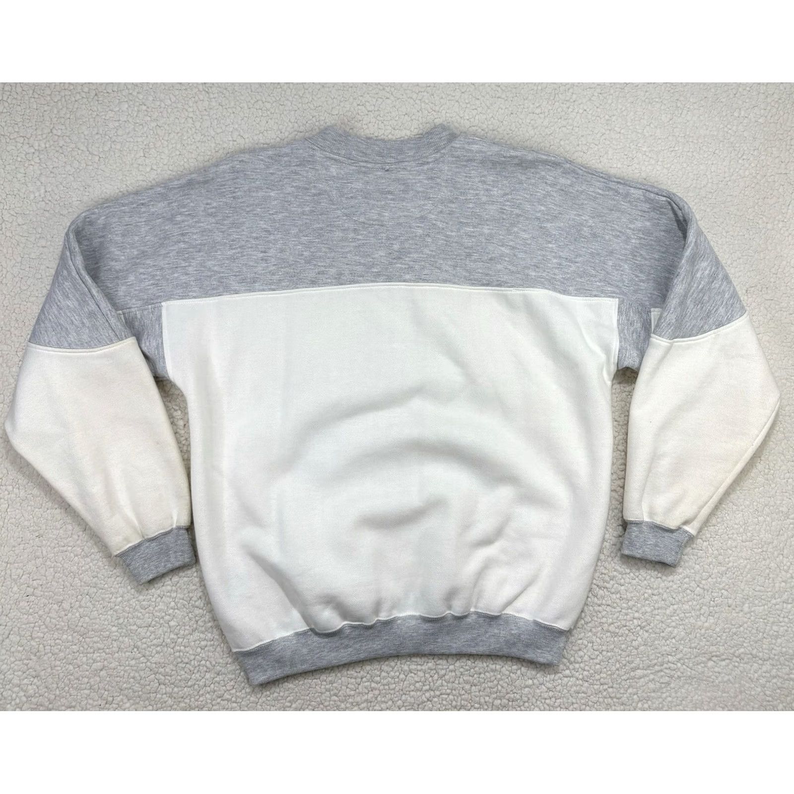 Vintage VINTAGE Gear Alaska Polar Bear Henley Sweatshirt M Gray Pullover Graphic Print Sports 90s Animals Collarless Mens Size US M / EU 48-50 / 2 - 7 Thumbnail