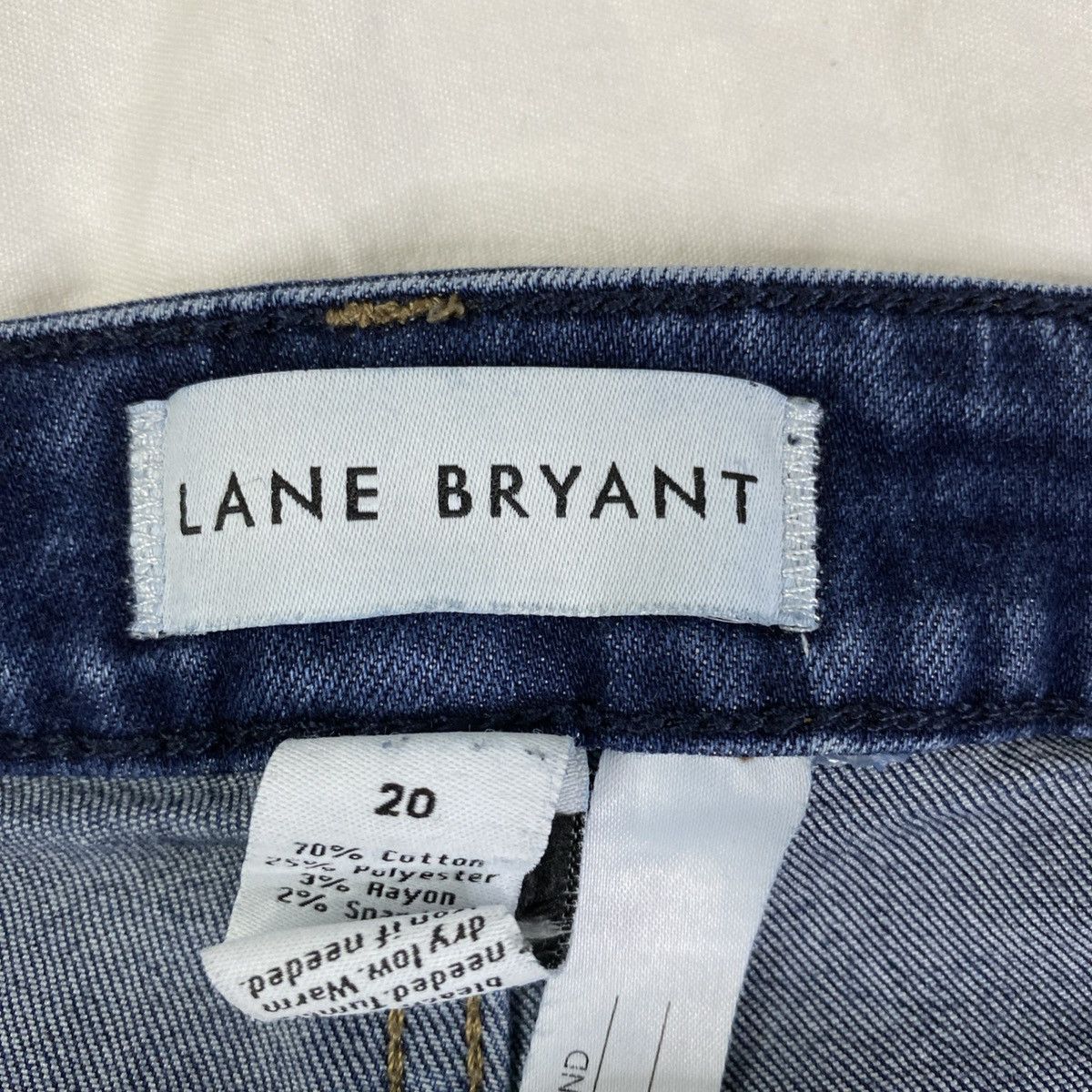 Other Lane Bryant Jeans Women's Plus Sz 20 Capri Stretch EUC Size 42" / US 20 - 6 Thumbnail