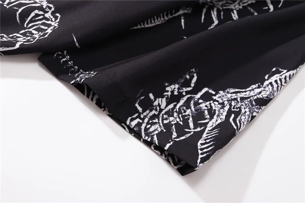 Designer × Japanese Brand Shirt made of thin material with the image of a dark dragon Size US XL / EU 56 / 4 - 7 Thumbnail