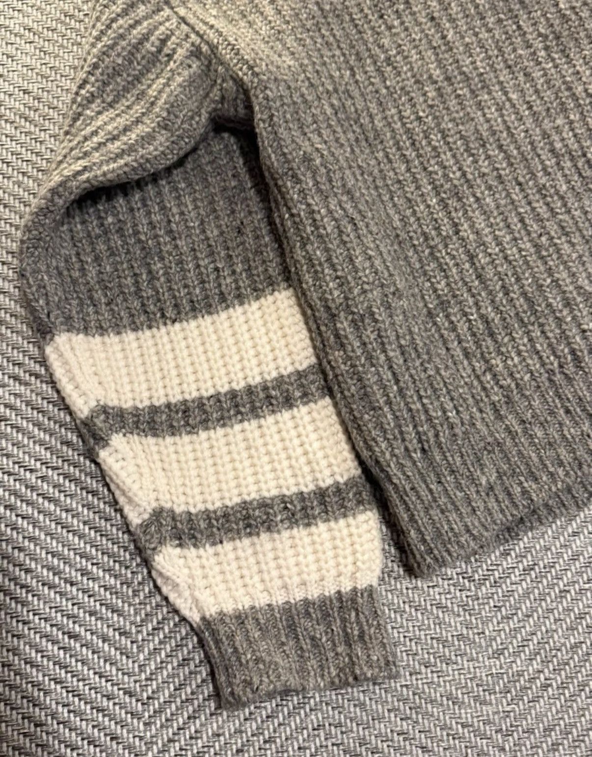 Lacoste Lacoste Gray Striped Wool Blend Sweater K24 Size M / US 6-8 / IT 42-44 - 2 Thumbnail