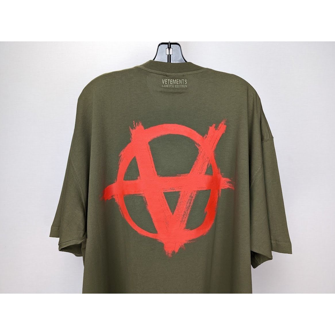 Vetements o1rshd1 T-Shirt Tee in Khaki Size US L / EU 52-54 / 3 - 13 Thumbnail