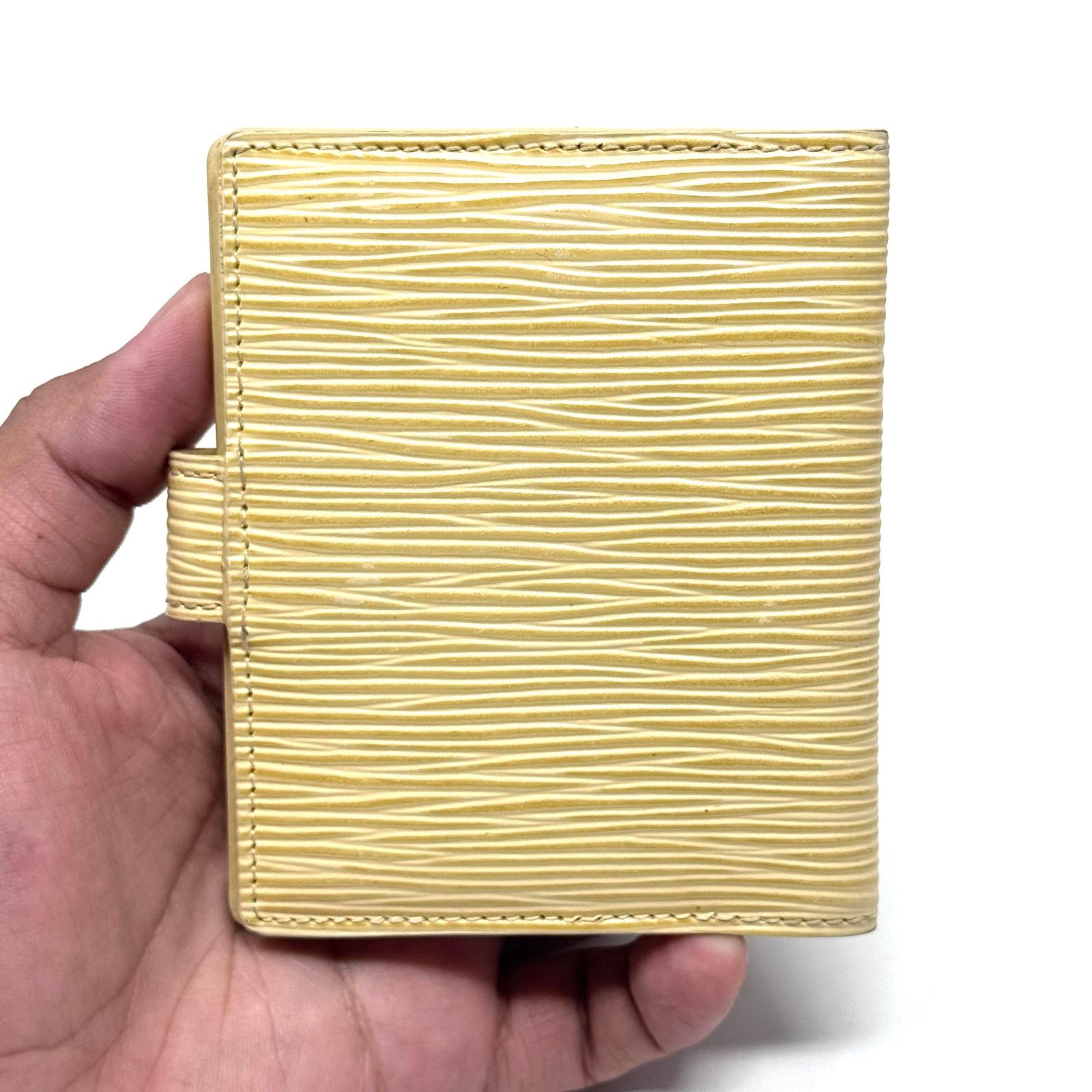 Louis Vuitton Louis Vuitton Epi Buckle Wallet Size ONE SIZE - 3 Thumbnail