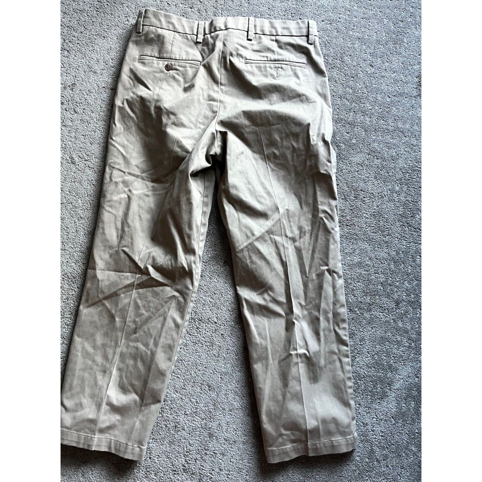 Dockers DOCKERS Classic Fit Chinos Pants 36x30 Men Beige Solid Khaki 100% Cotton Pleated Front D3 Vintage? No (but not vintage). Mens/Casual. Size US 36 / EU 52 - 3 Thumbnail