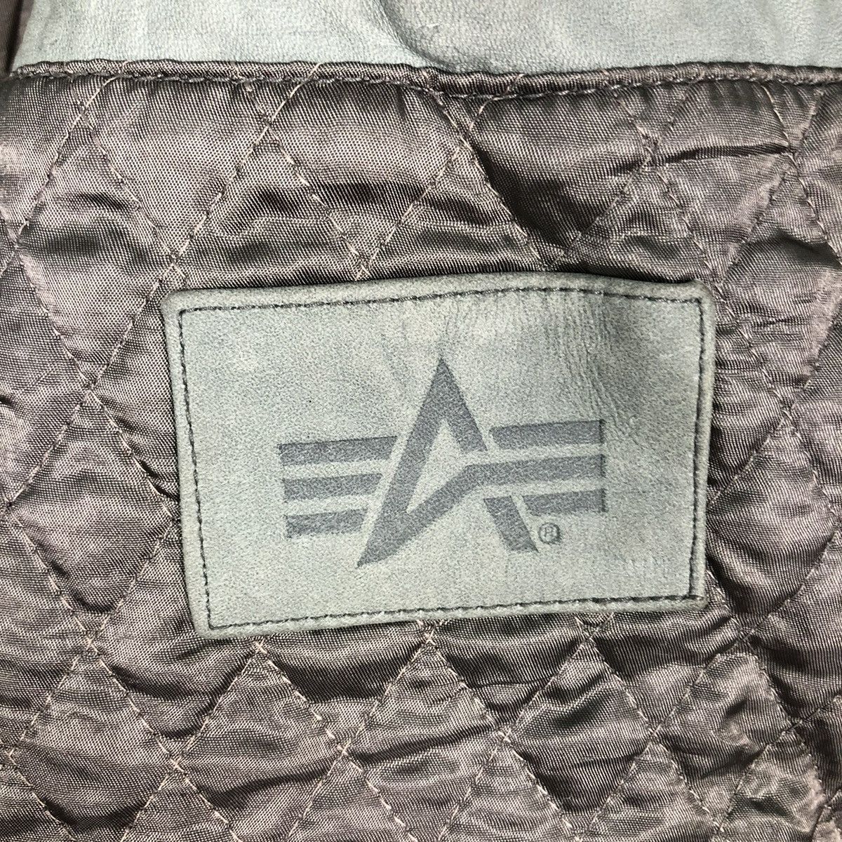 Alpha Industries 🔥VINTAGE GENUINE LEATHER COWHIDE BOMBER JACKET FLY USA Size US M / EU 48-50 / 2 - 19 Thumbnail