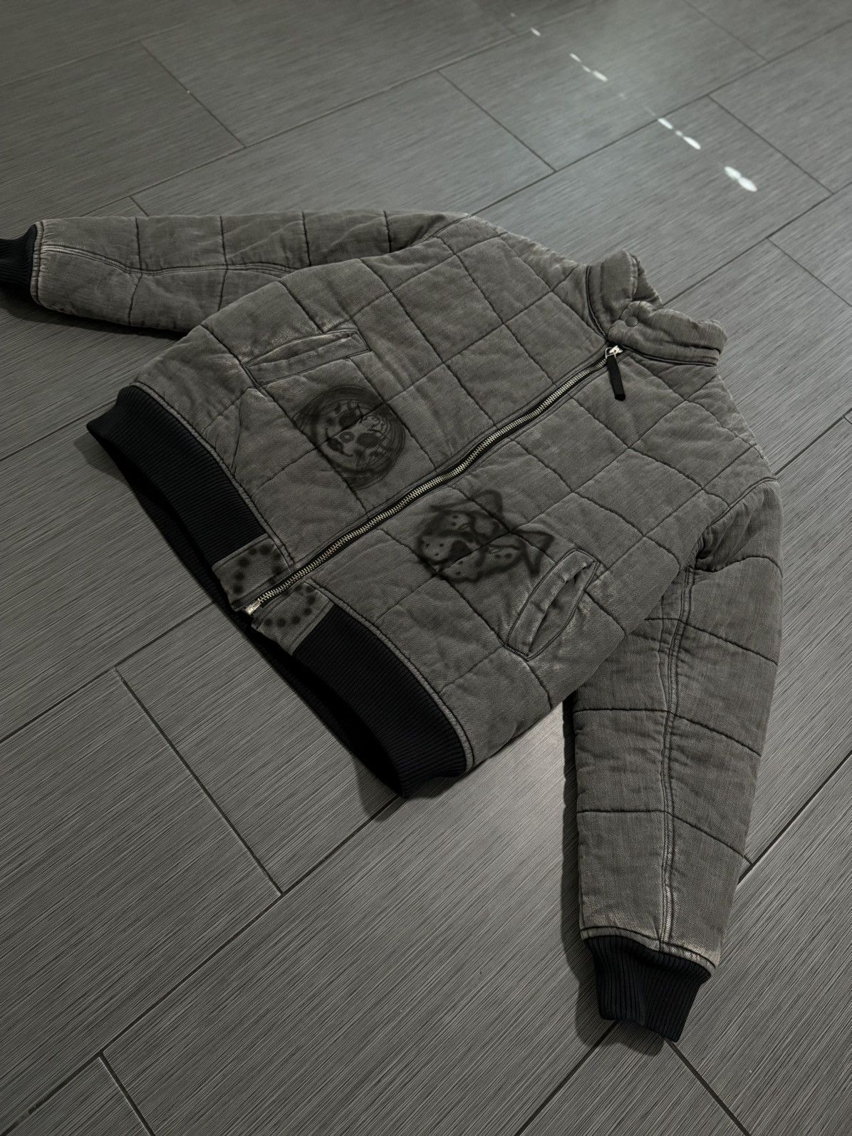 Chito Chito Finesse Pup hand-painted quilted jacket Size US L / EU 52-54 / 3 - 2 Thumbnail