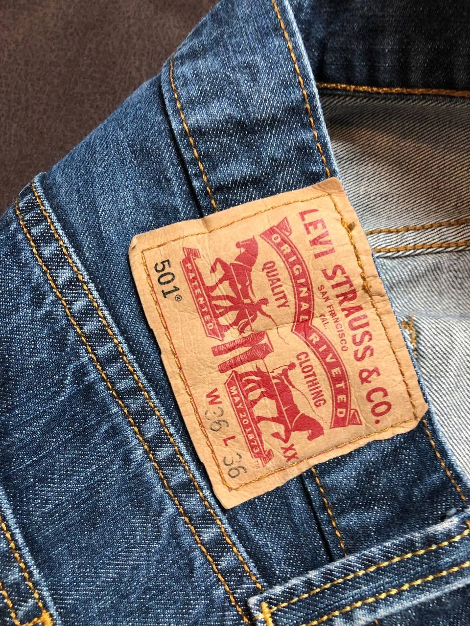 Levi's Levi's 501 Jeans Mens Straight Button Fly Blue Denim Size US 36 / EU 52 - 13 Thumbnail
